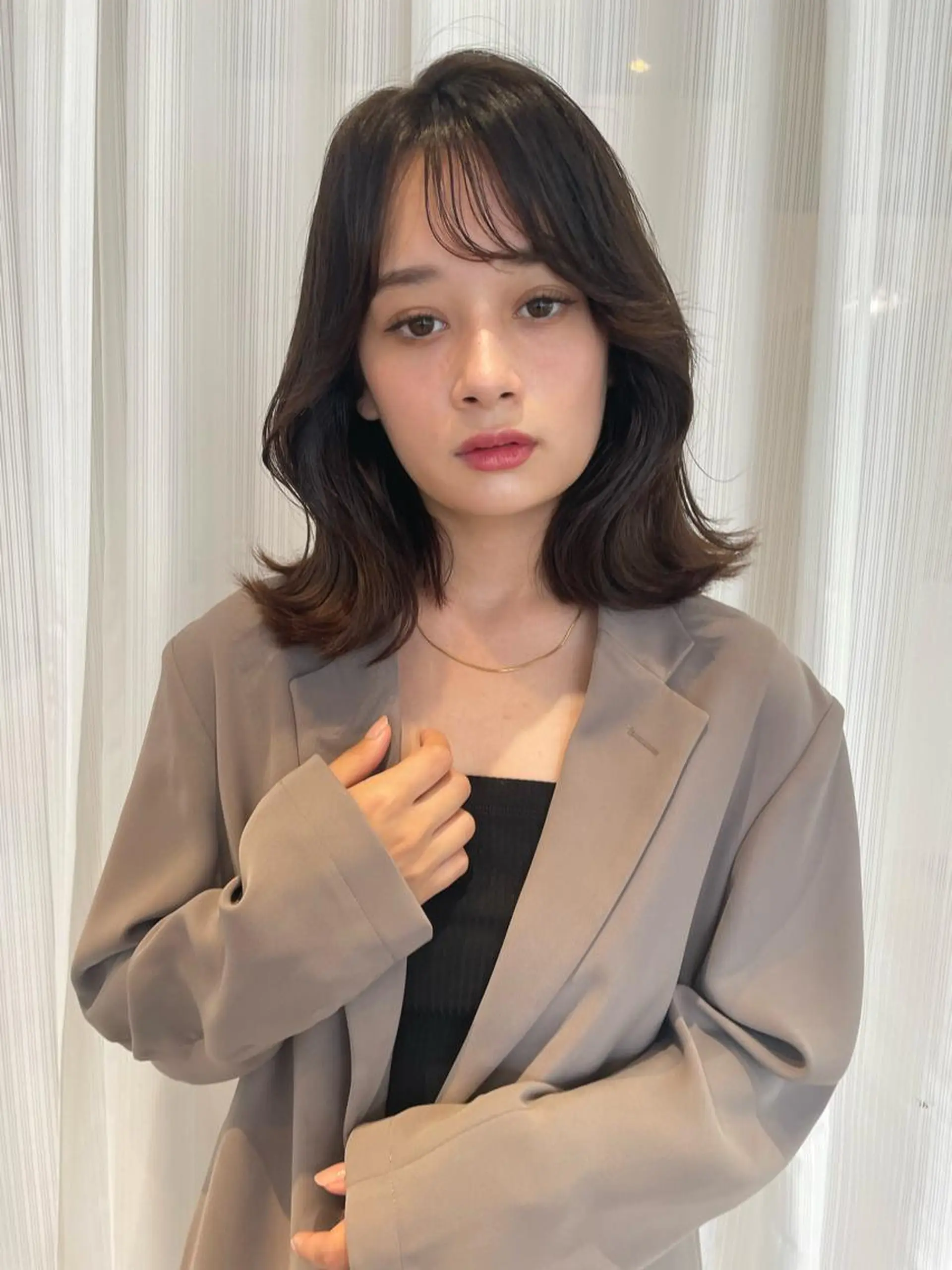 ミディアム カラー くびれヘア カット ヘアカラー トリートメント レイヤーカット🎀 kanaのヘアスタイル