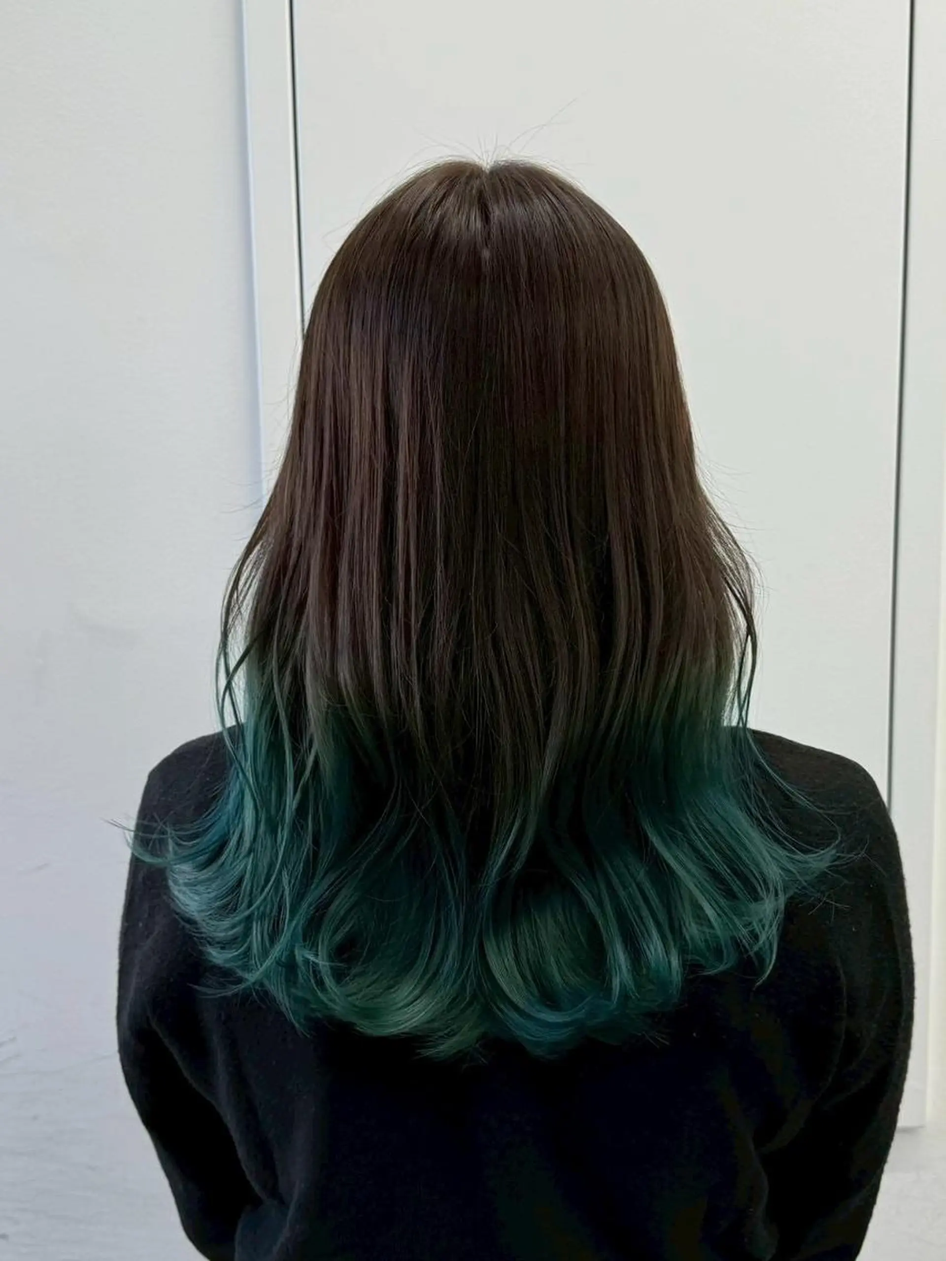 カラー ロング アディクシーカラー アッシュ ブルーカラー ダークアッシュ グレージュ ヘアカラー トリートメント 【公式】amble luxe 中野のヘアスタイル