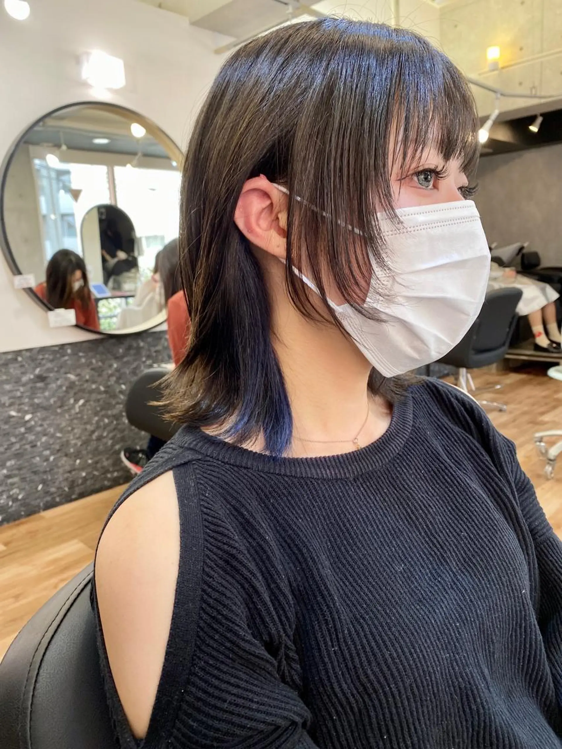 ミディアム カラー ブリーチ ブルーカラー ケアブリーチ インナーカラー ネイビーカラー 似合わせレイヤー 🇰🇷荒木洋文のヘアスタイル
