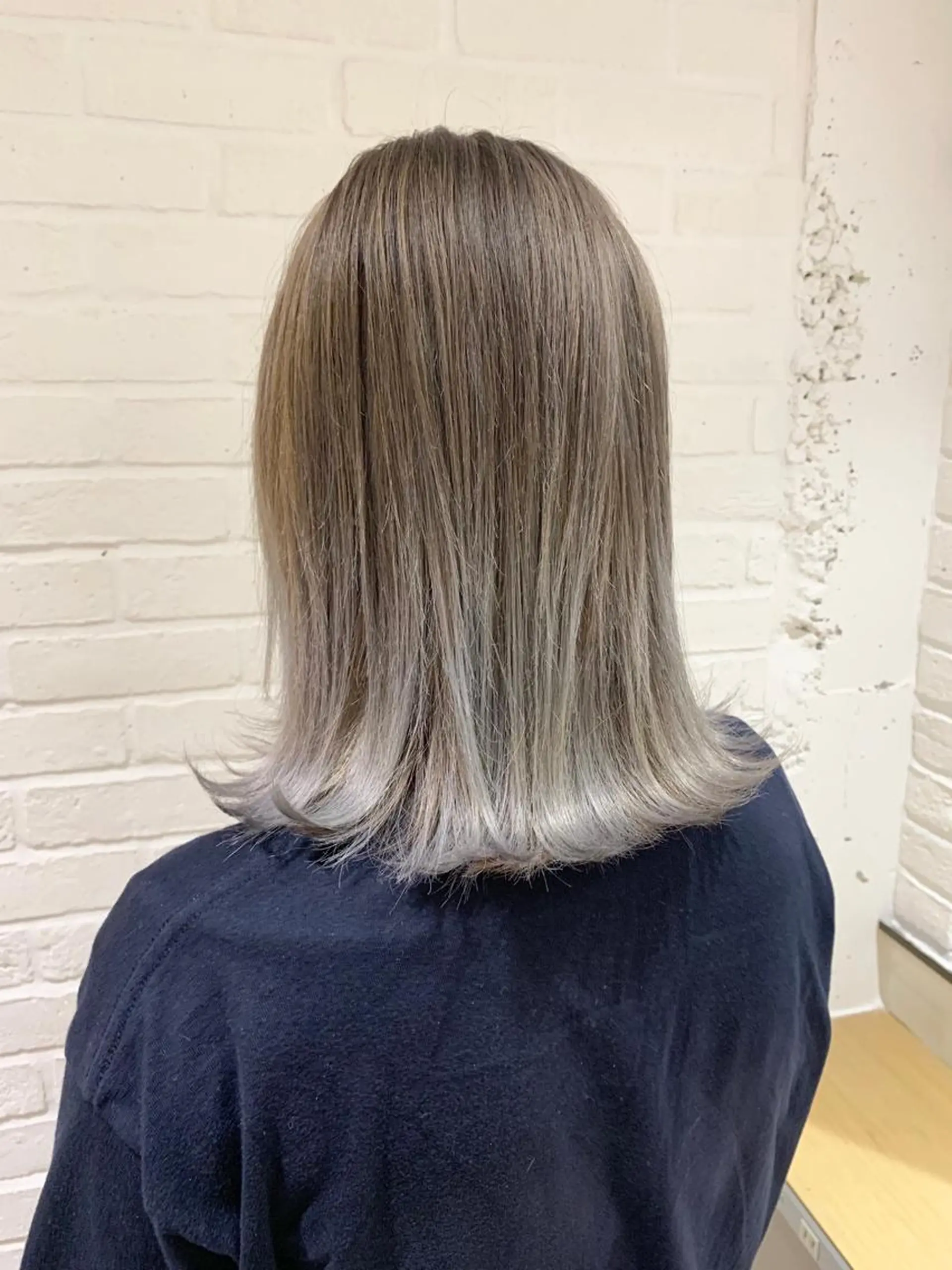 ミディアム カラー ブリーチ グラデーションカラー グレージュ ハイトーンカラー ハイトーングレージュ 💈平島 拓也💈のヘアスタイル
