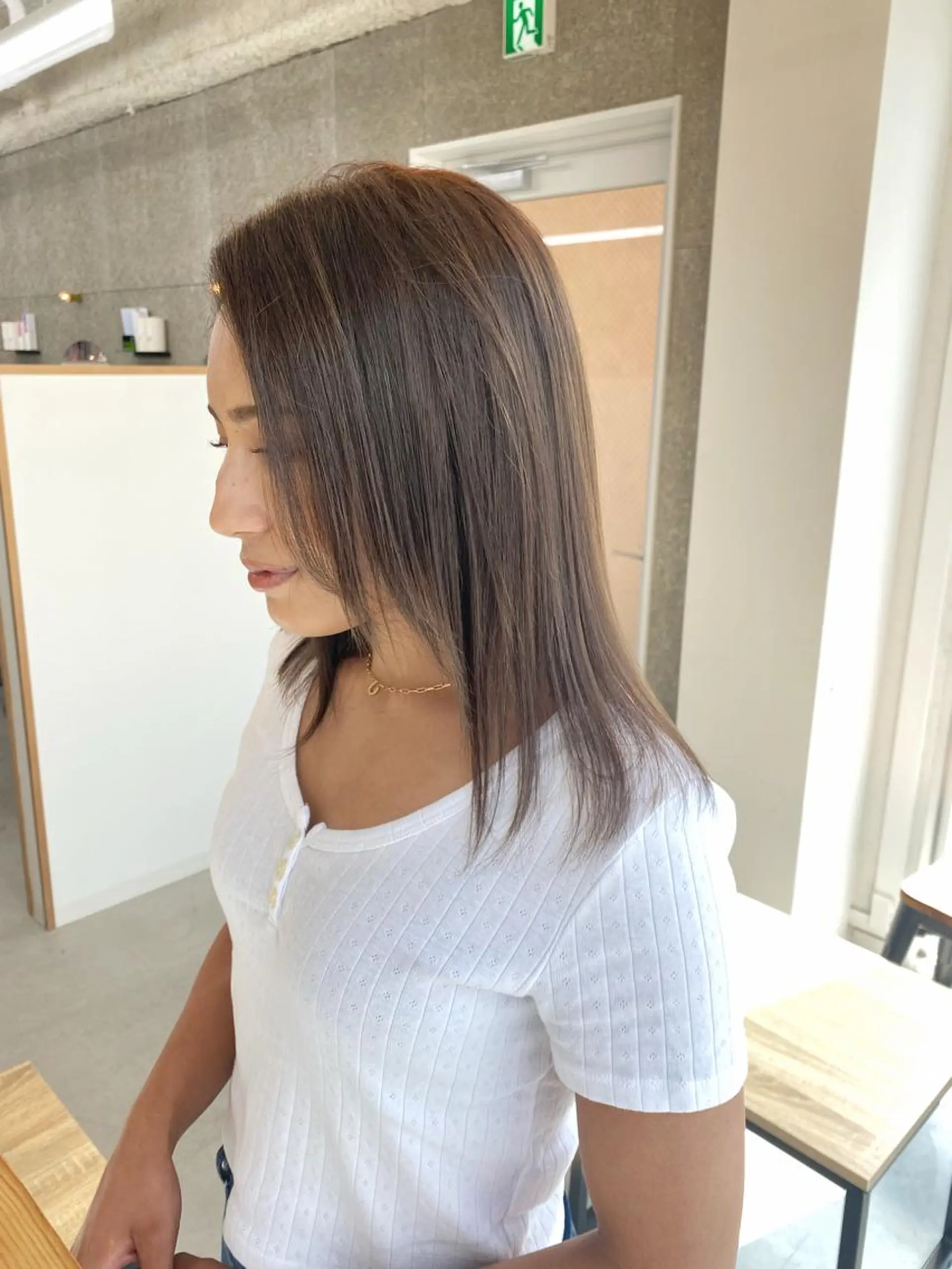 セミロング カラー ベージュカラー カット ヘアカラー トリートメント 八谷 将平のヘアスタイル