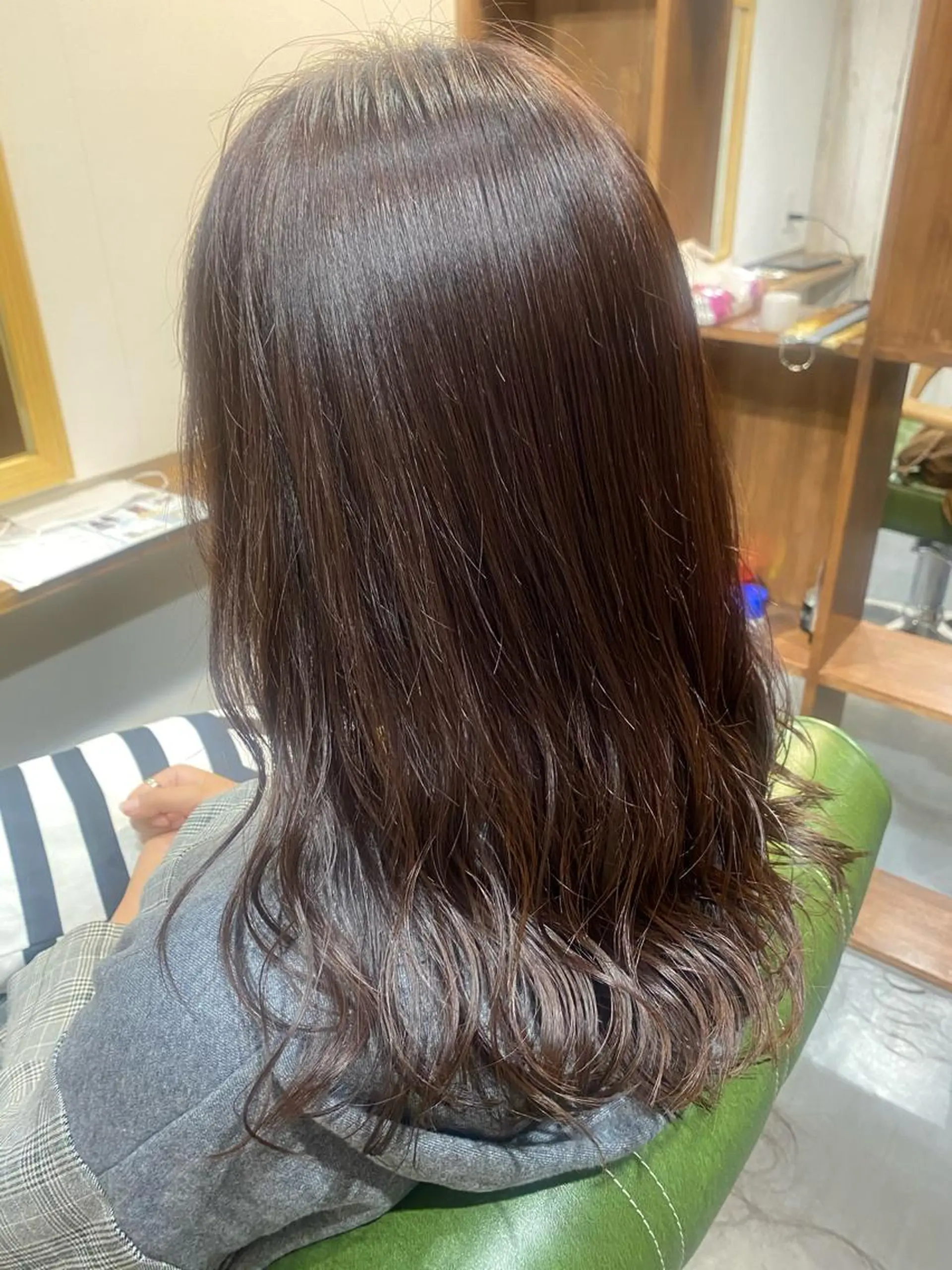 セミロング アッシュ カット ヘアカラー トリートメント 【髪質改善・艶髪 ・ハイライト】ハナカのヘアスタイル
