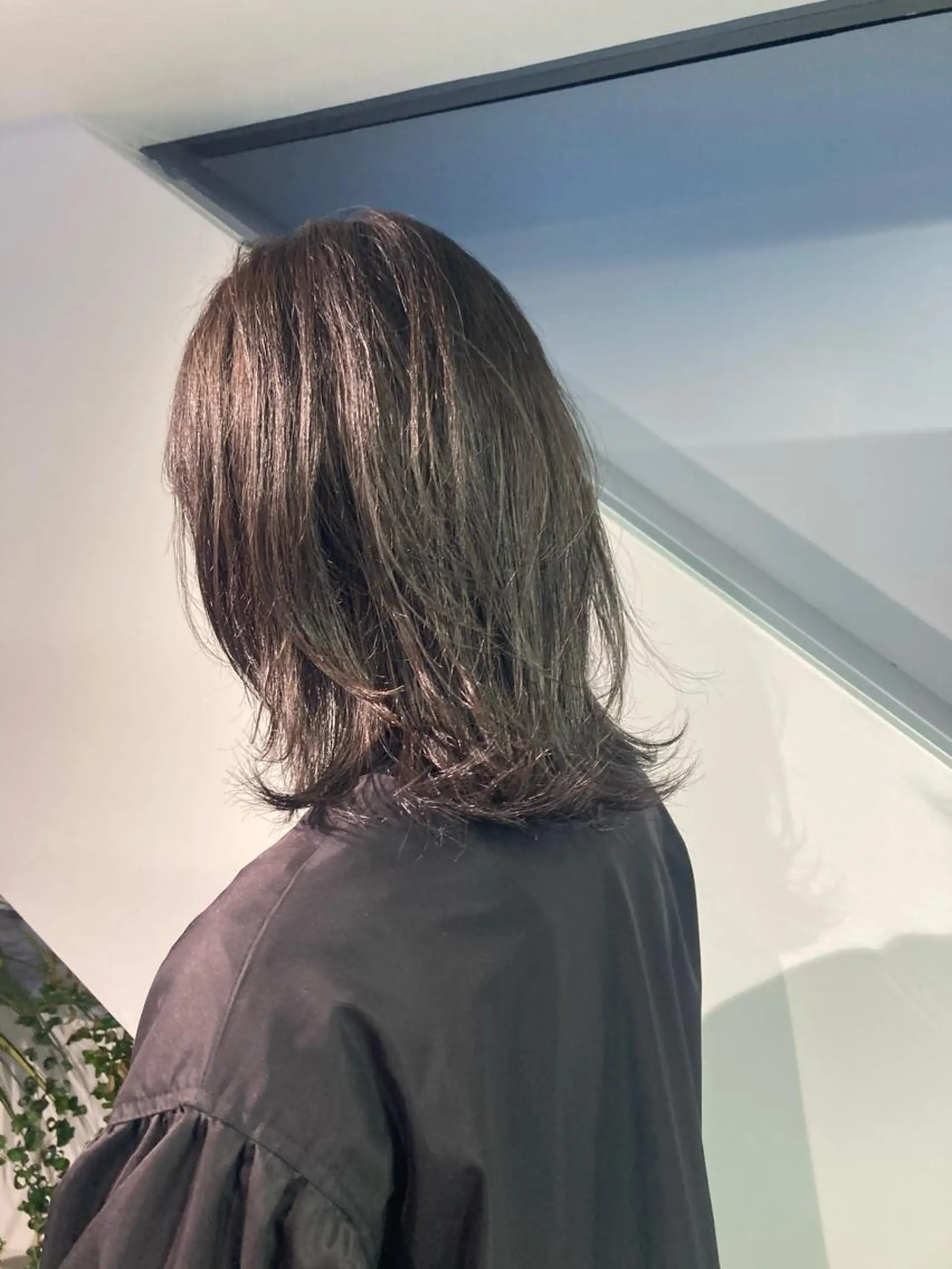 セミロング カラー グレージュ ウルフカット 佐伯 和佳のヘアスタイル