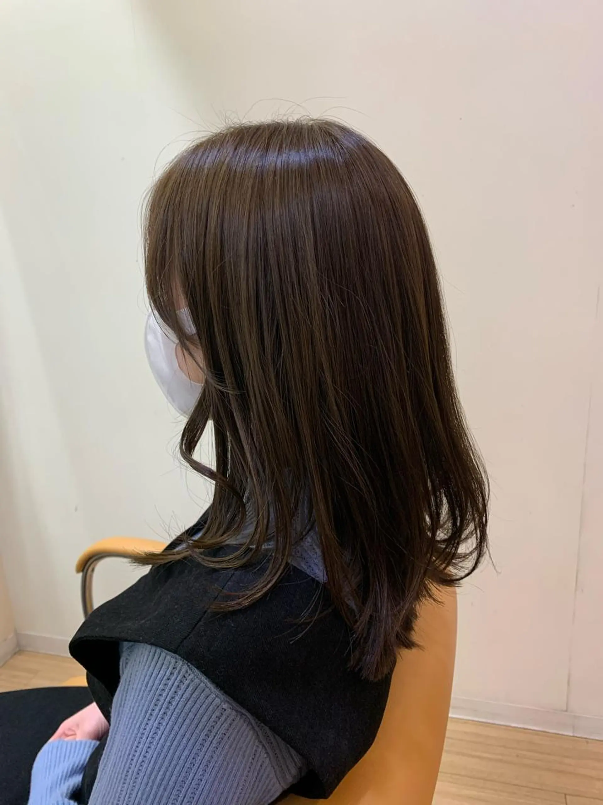 ミディアム カラー ベージュカラー オリーブベージュ カット ヘアカラー トリートメント 板倉 花連のヘアスタイル