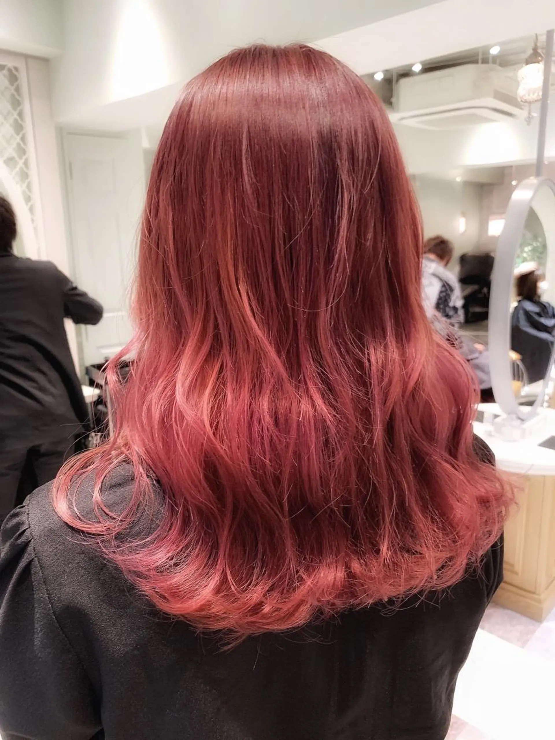 カラー バレイヤージュ ブリーチ ケアブリーチ ダブルカラー ハイライトカラー Bond Story fleek所属・渡辺 麻衣のヘアスタイル