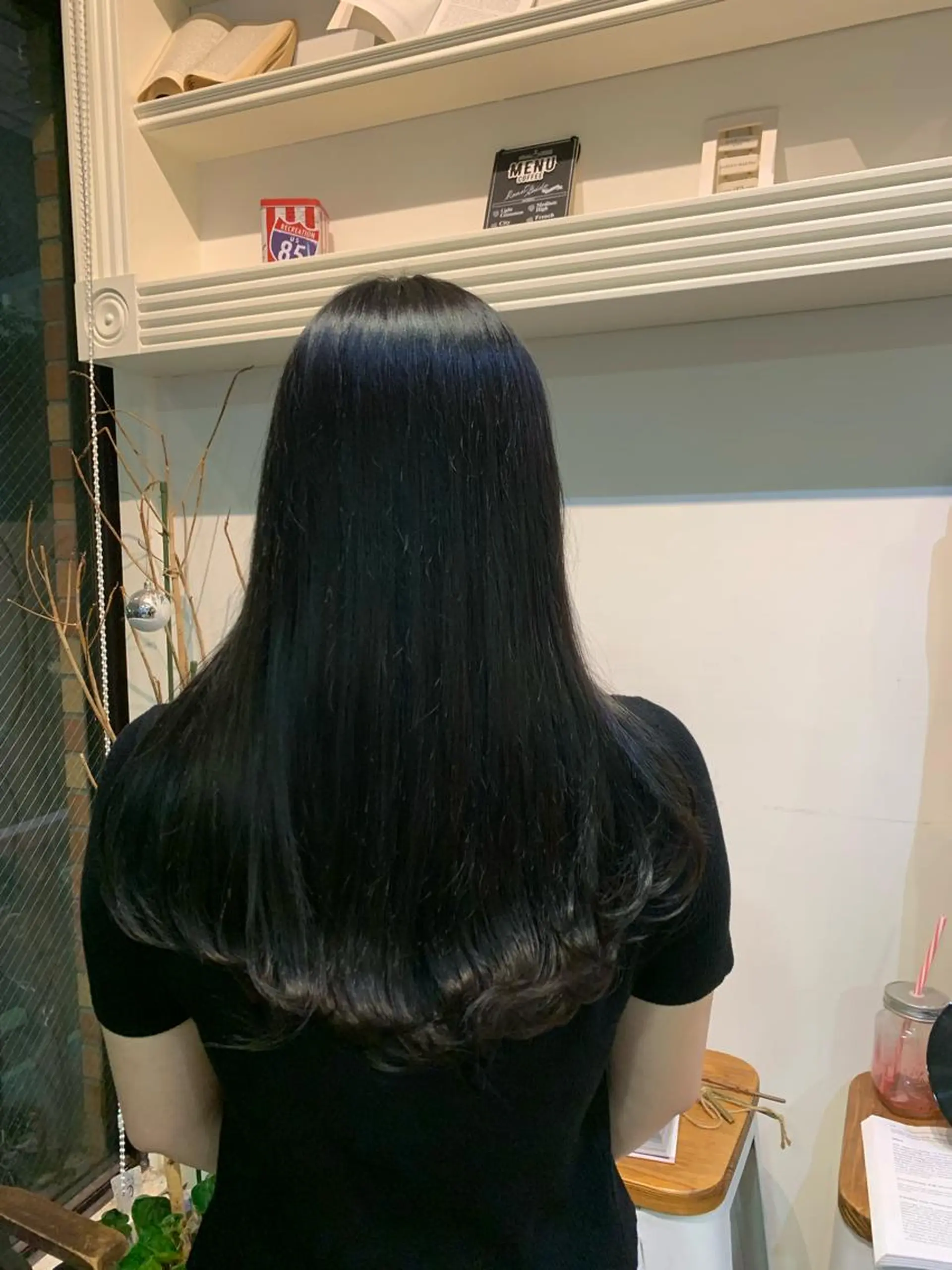 セミロング カラー 黒髪 ブルーカラー ブルーブラック 縮毛矯正 トリートメント ヘアセット 金子 廉のヘアスタイル