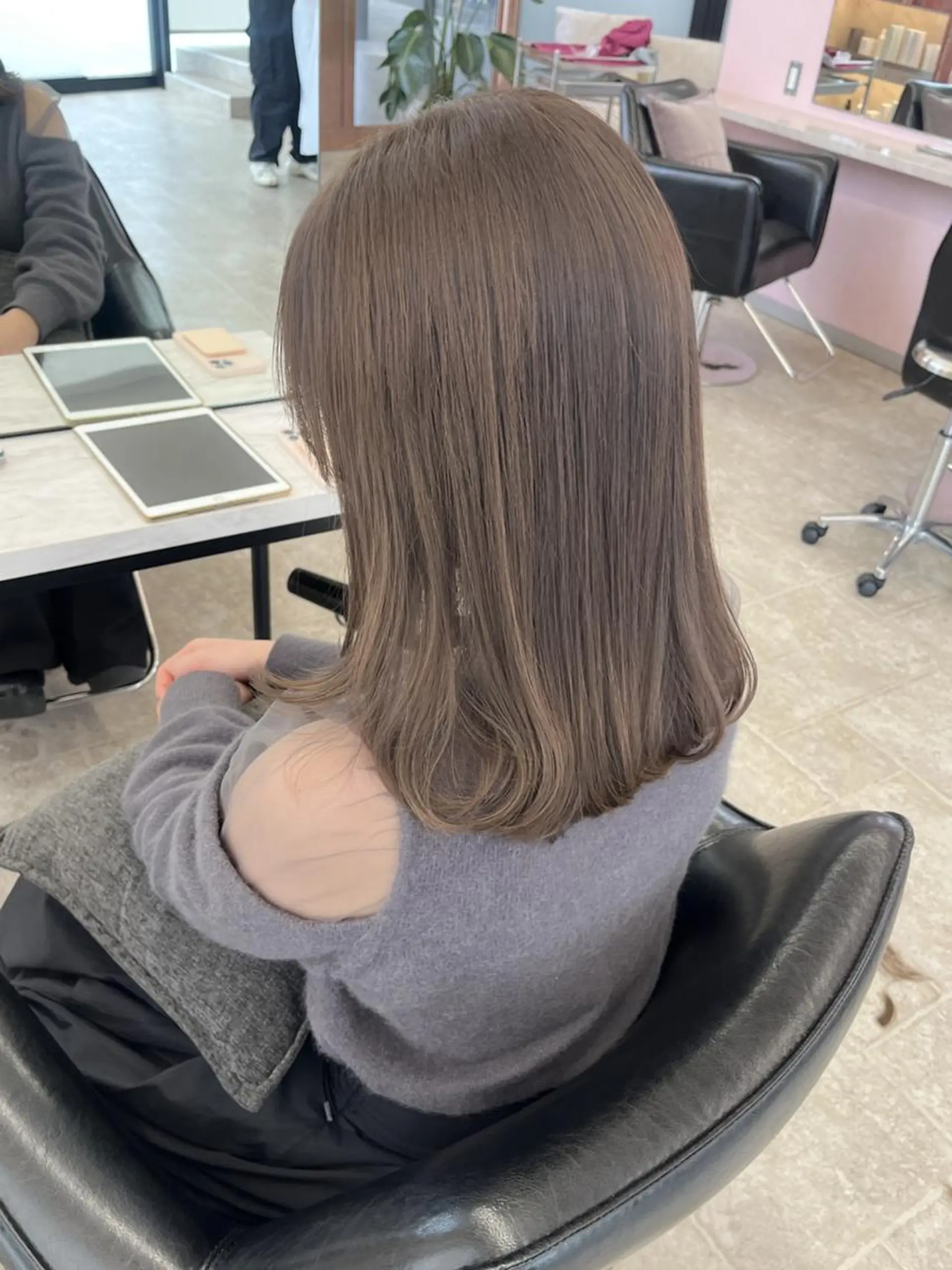 ミディアム カット ヘアカラー MATTY azusaのヘアスタイル