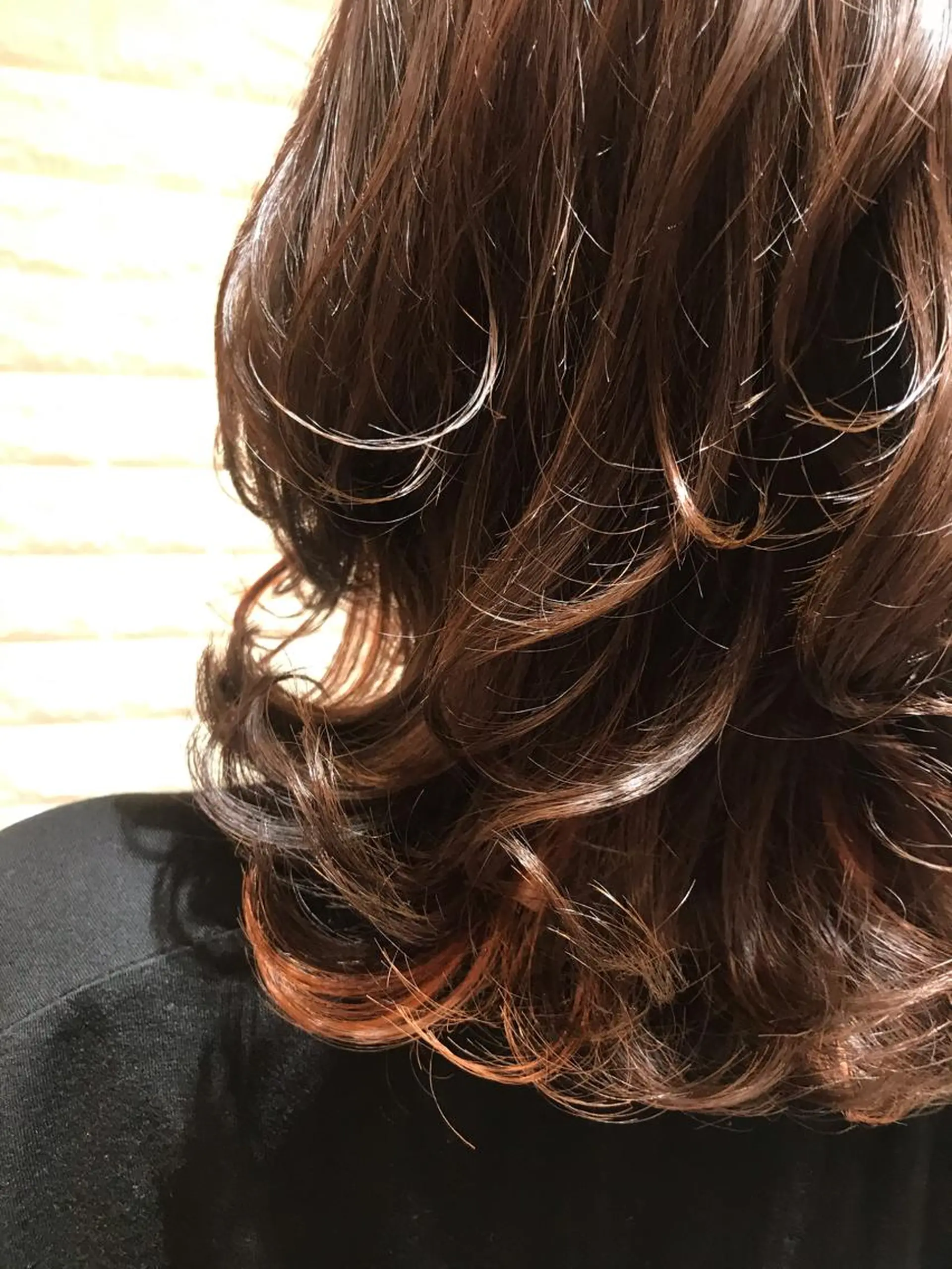 ミディアム カラー パーマ BEBE所属・ブリーチなし 透明感カラーKANAのヘアスタイル