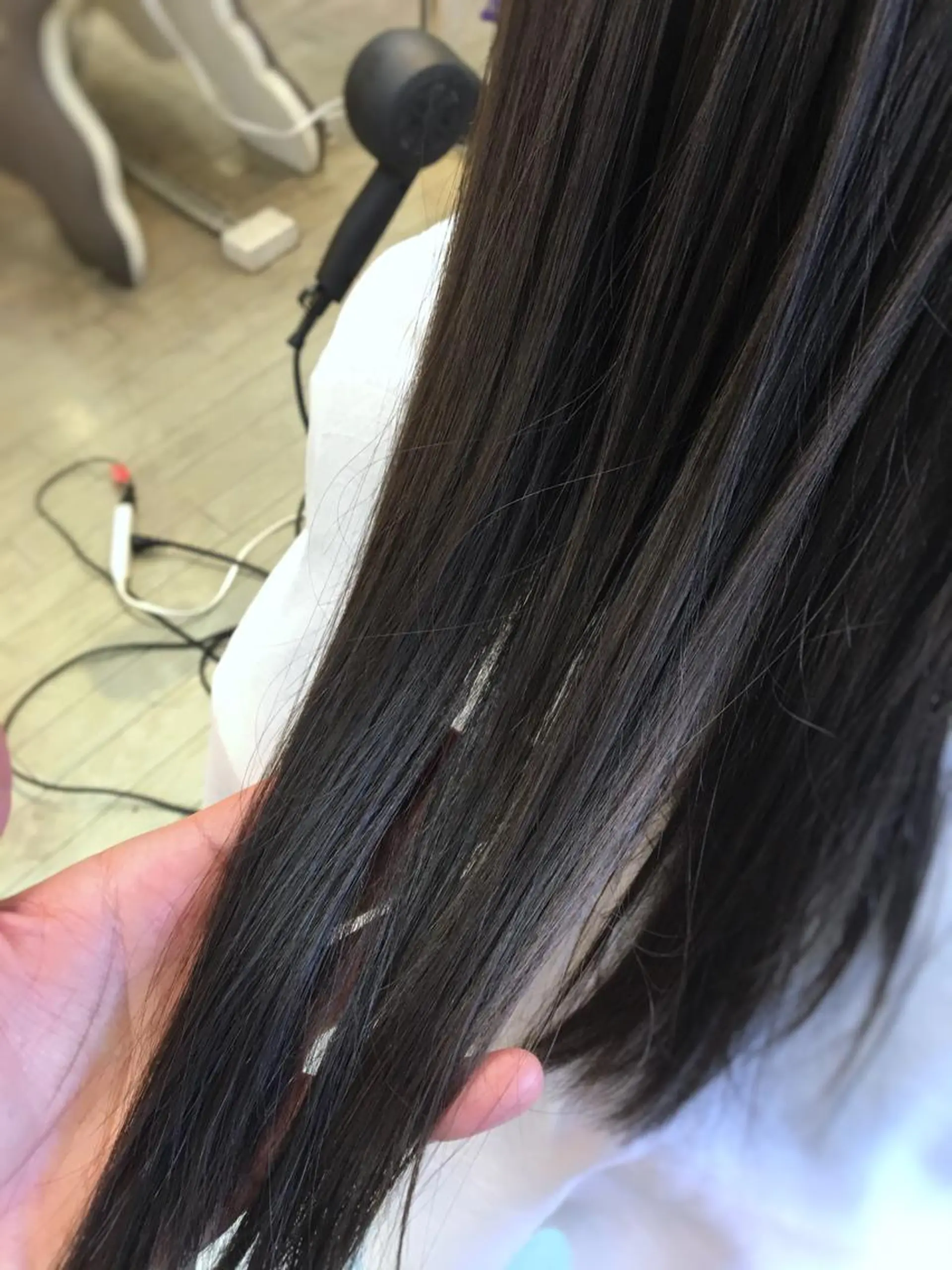 ミディアム カラー グレージュ ケアブリーチ 坪井佑樹のヘアスタイル