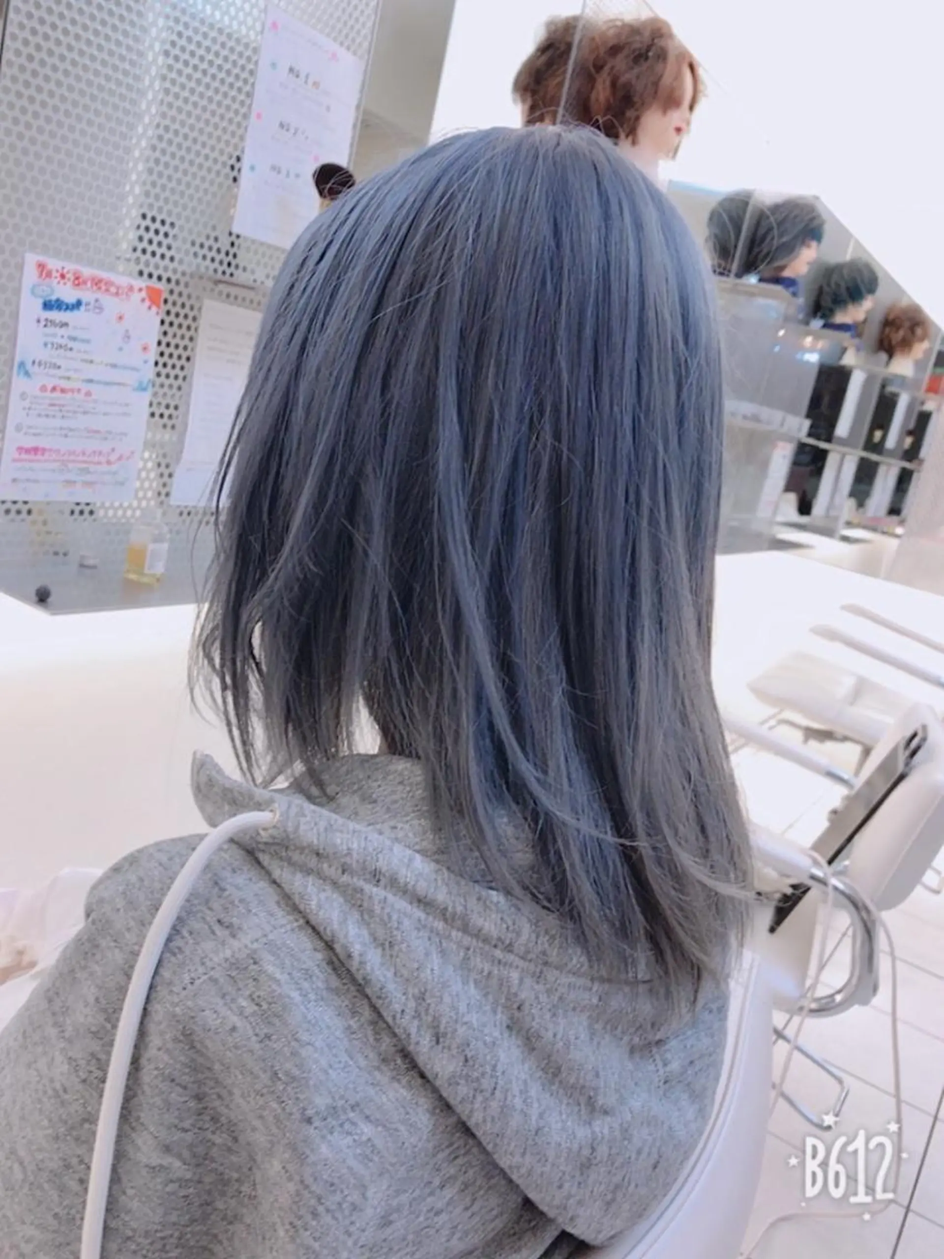 ミディアム カラー ブリーチ ブルーカラー ブルージュ 相武台ショート特化 💐川崎希💐のヘアスタイル