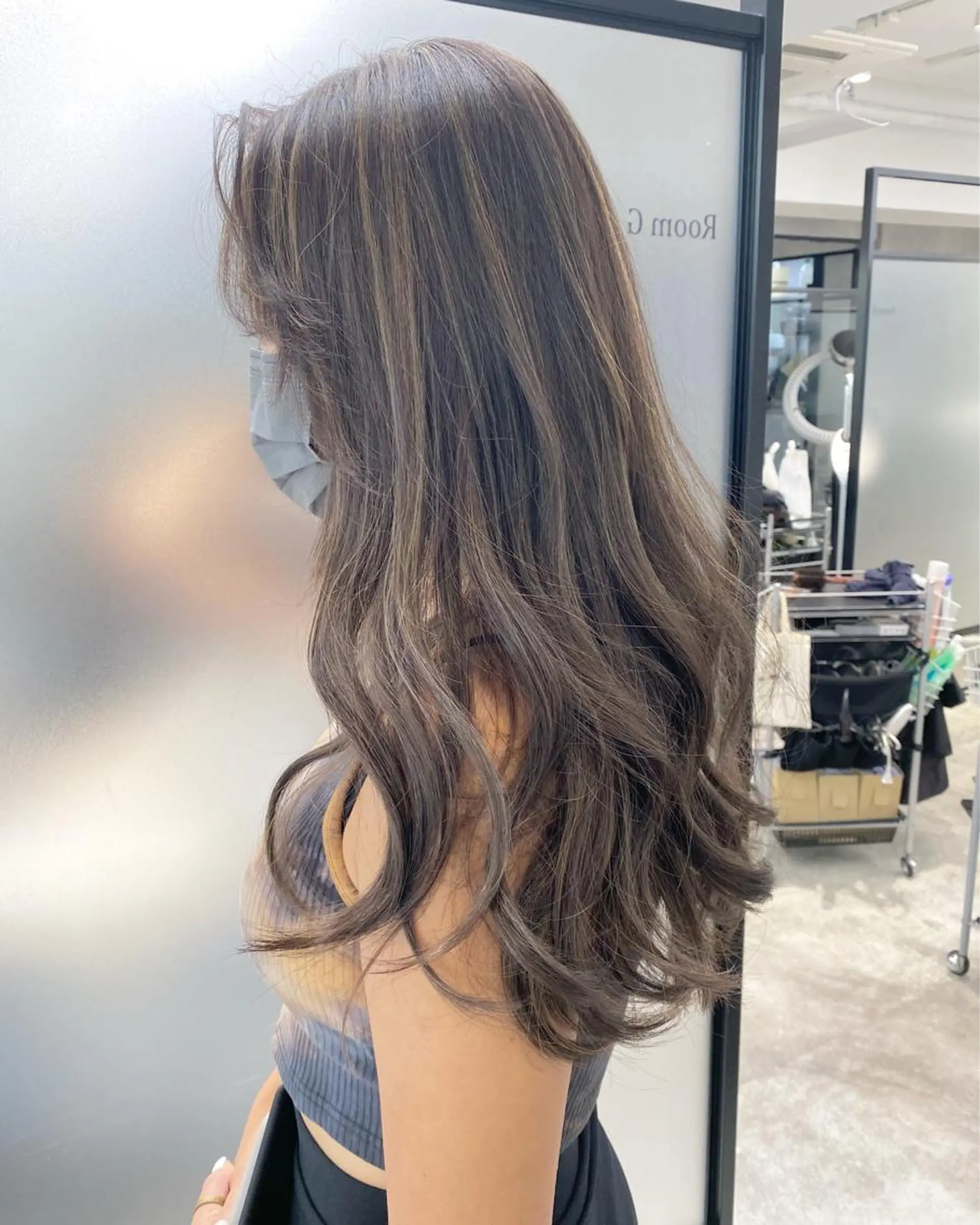 ロング カラー ブリーチ ケアブリーチ ハイライトカラー ハイライト カット ヘアカラー トリートメント シェアサロン　salowin所属・✨ブリーチなし透明感 カラー🥇ユースケのヘアスタイル