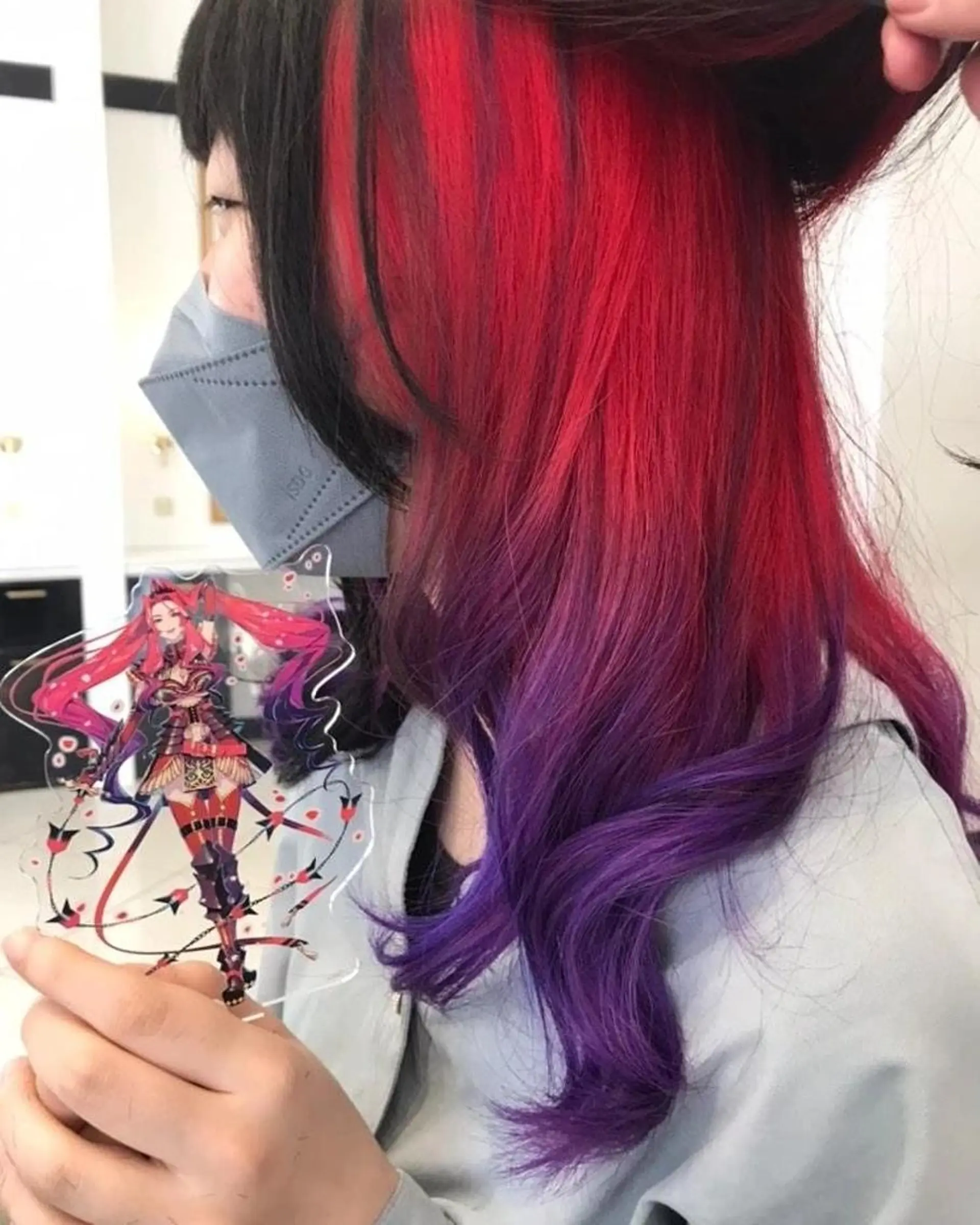 ミディアム カラー インナーカラー レッドカラー バイオレットカラー ヘアカラー あらげ 🌈推しカラー🌈ᵕのヘアスタイル