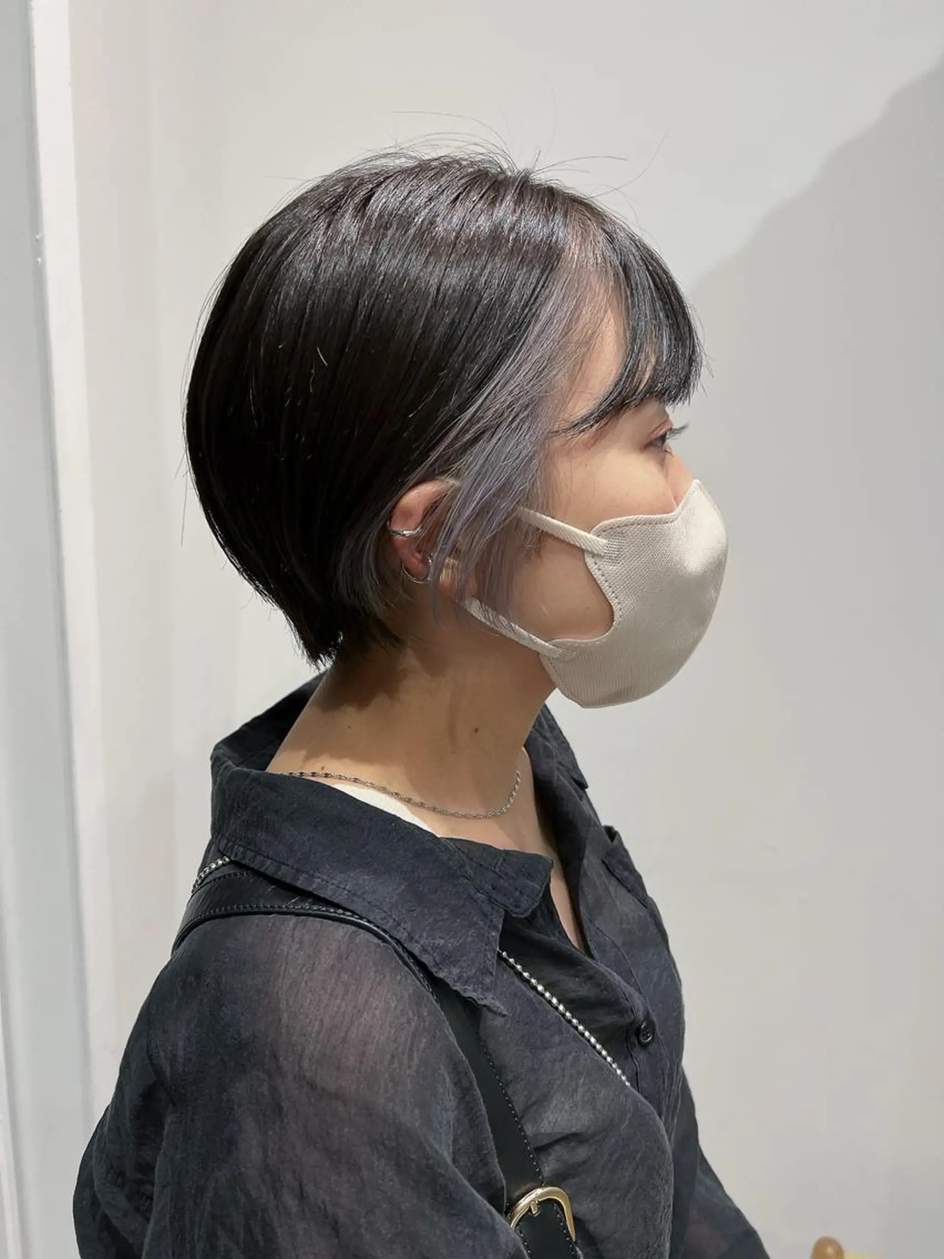 ショート カラー アッシュ アッシュグレー ブリーチ インナーカラー ショートヘア カット ヘアカラー トリートメント ally hairsalon所属・Emi .のヘアスタイル