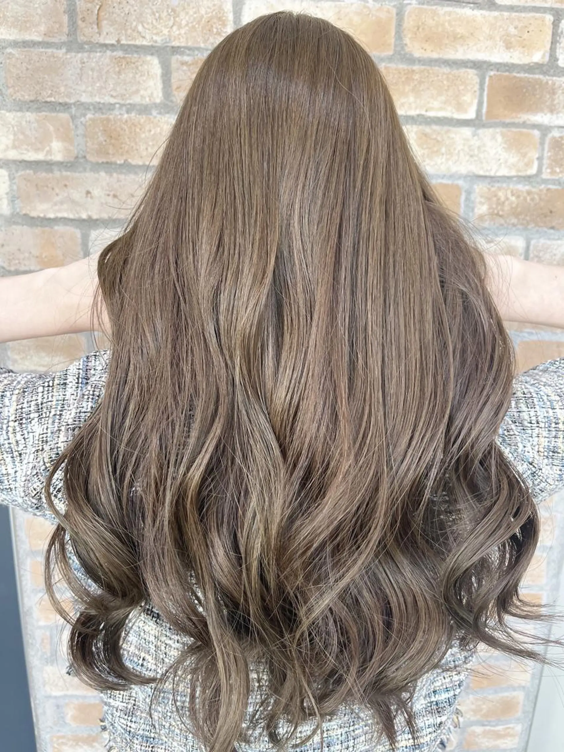 ロング カラー カット ヘアカラー パーマ トリートメント LucksiMie ginza  明松のヘアスタイル