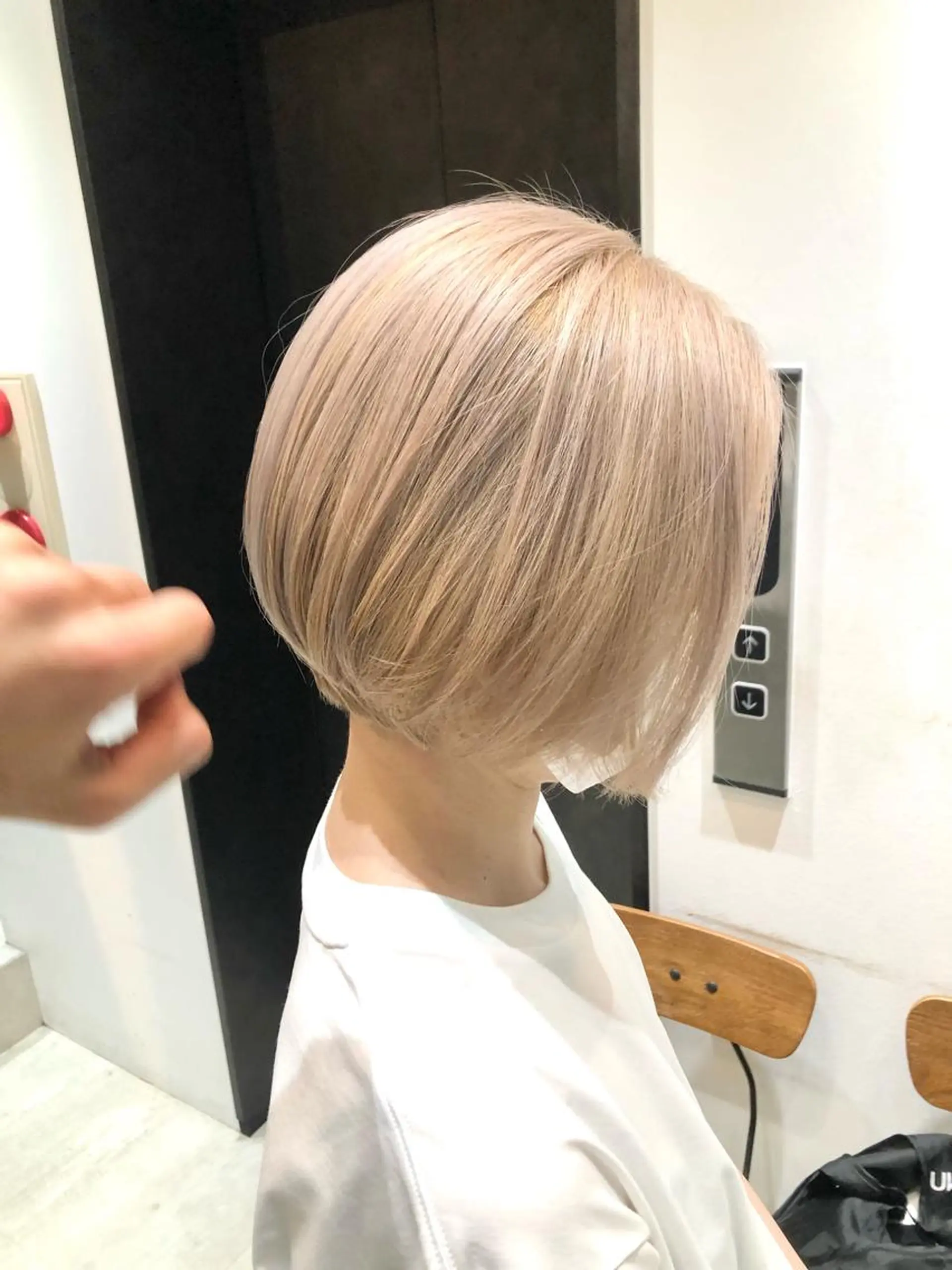 ショート ヘアカラー 🌈透明感カラー 韓 国ヘアこうたろうのヘアスタイル