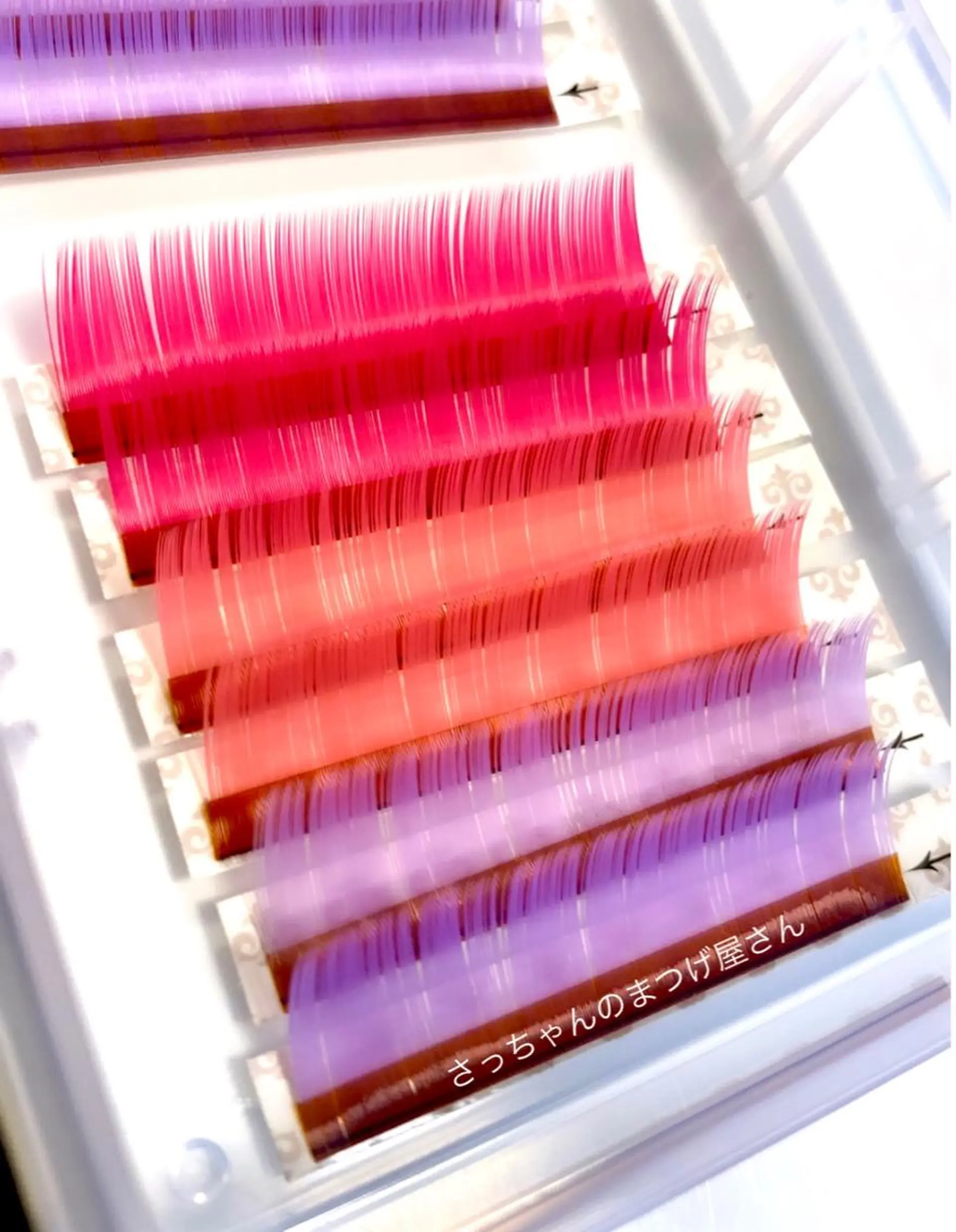 マツエク・マツパ カラーマツエク さっちゃんのまつげ屋さん所属・まつげとまゆげ屋さん SAKIのマツエク・マツパデザイン