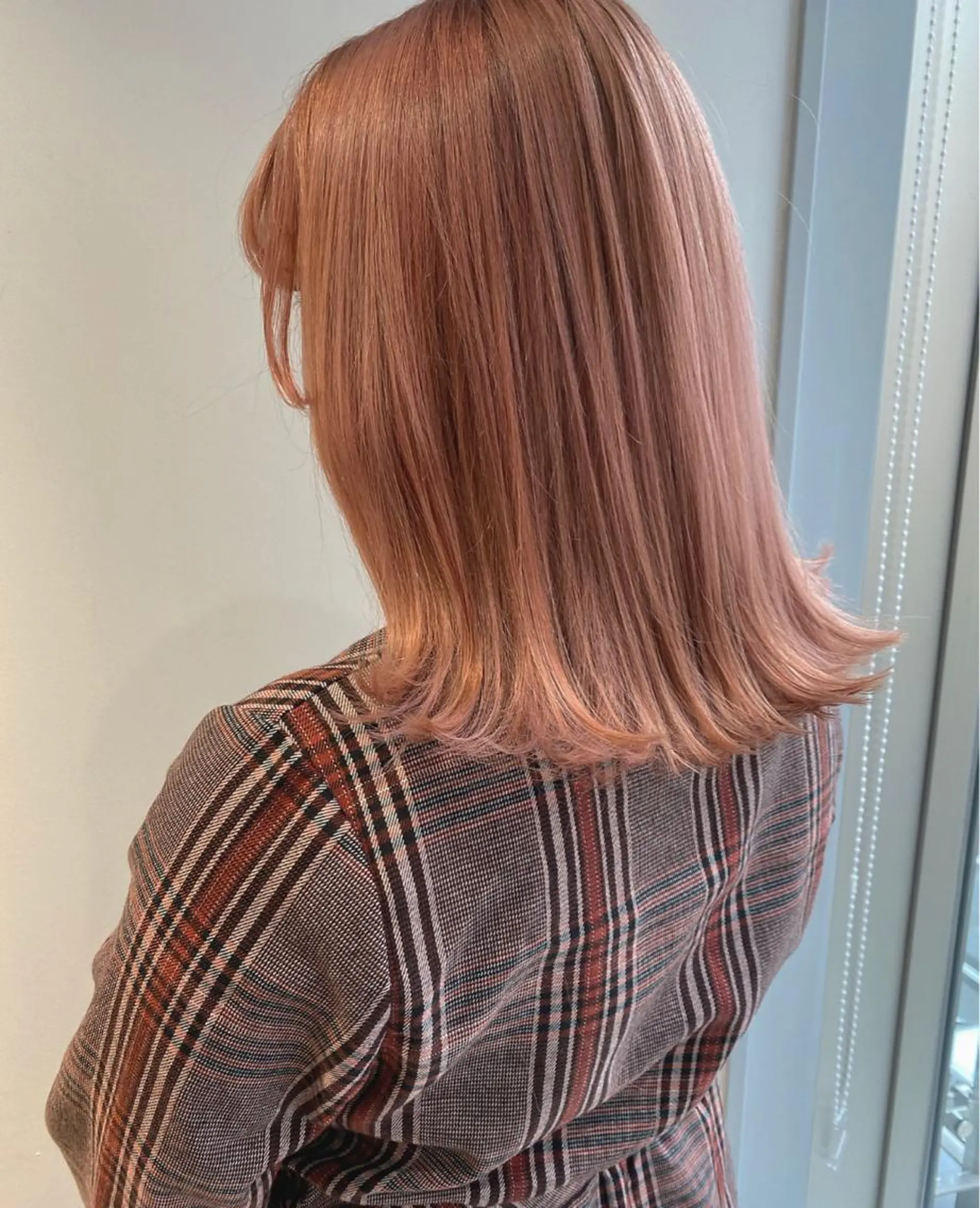 ミディアム カラー ベージュカラー ピンクカラー ピンクベージュ カット #ブリーチカラー Akihoのヘアスタイル