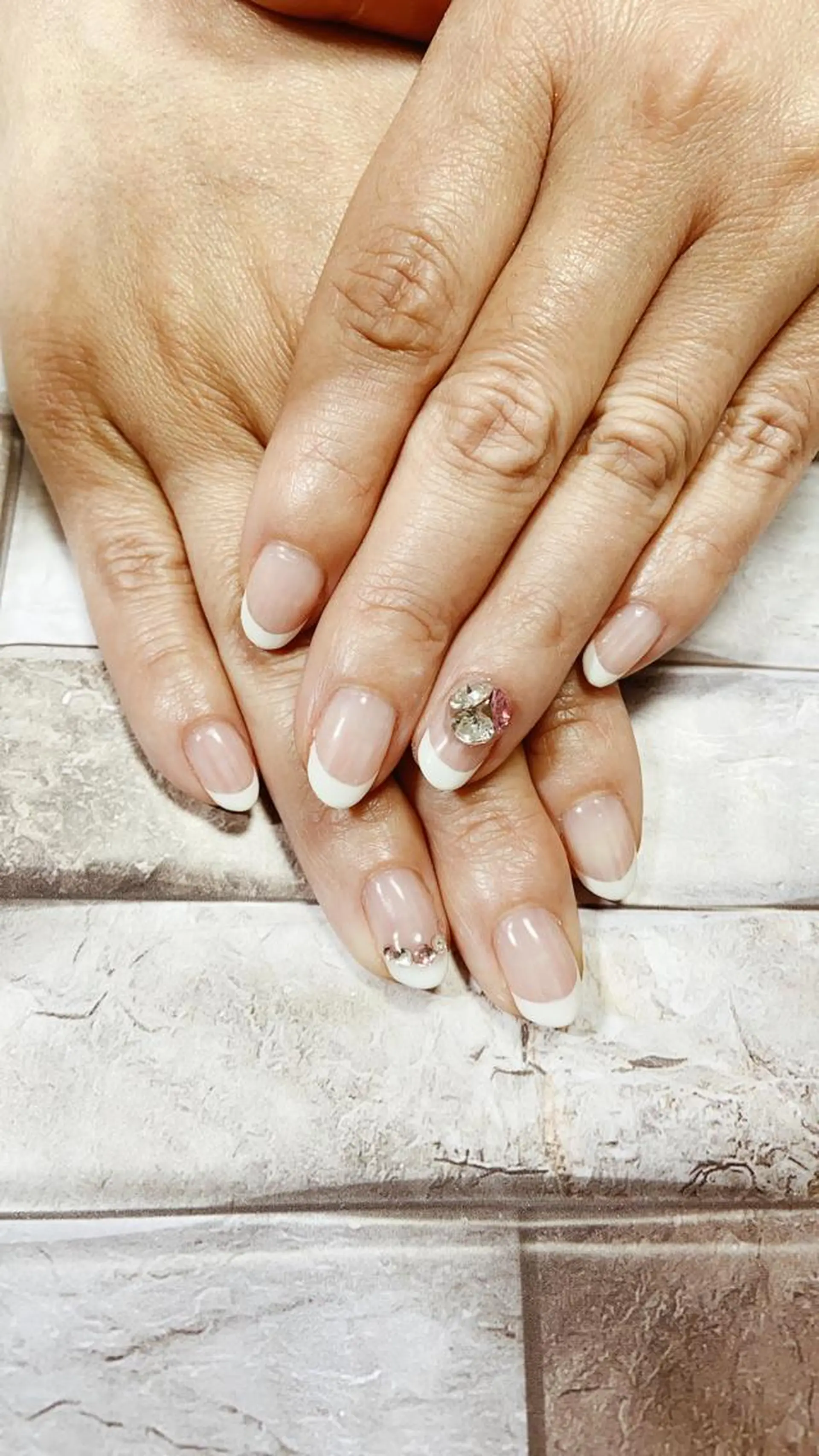 ネイル ストーンネイル ハンドネイル Lokahi NAILのネイルデザイン