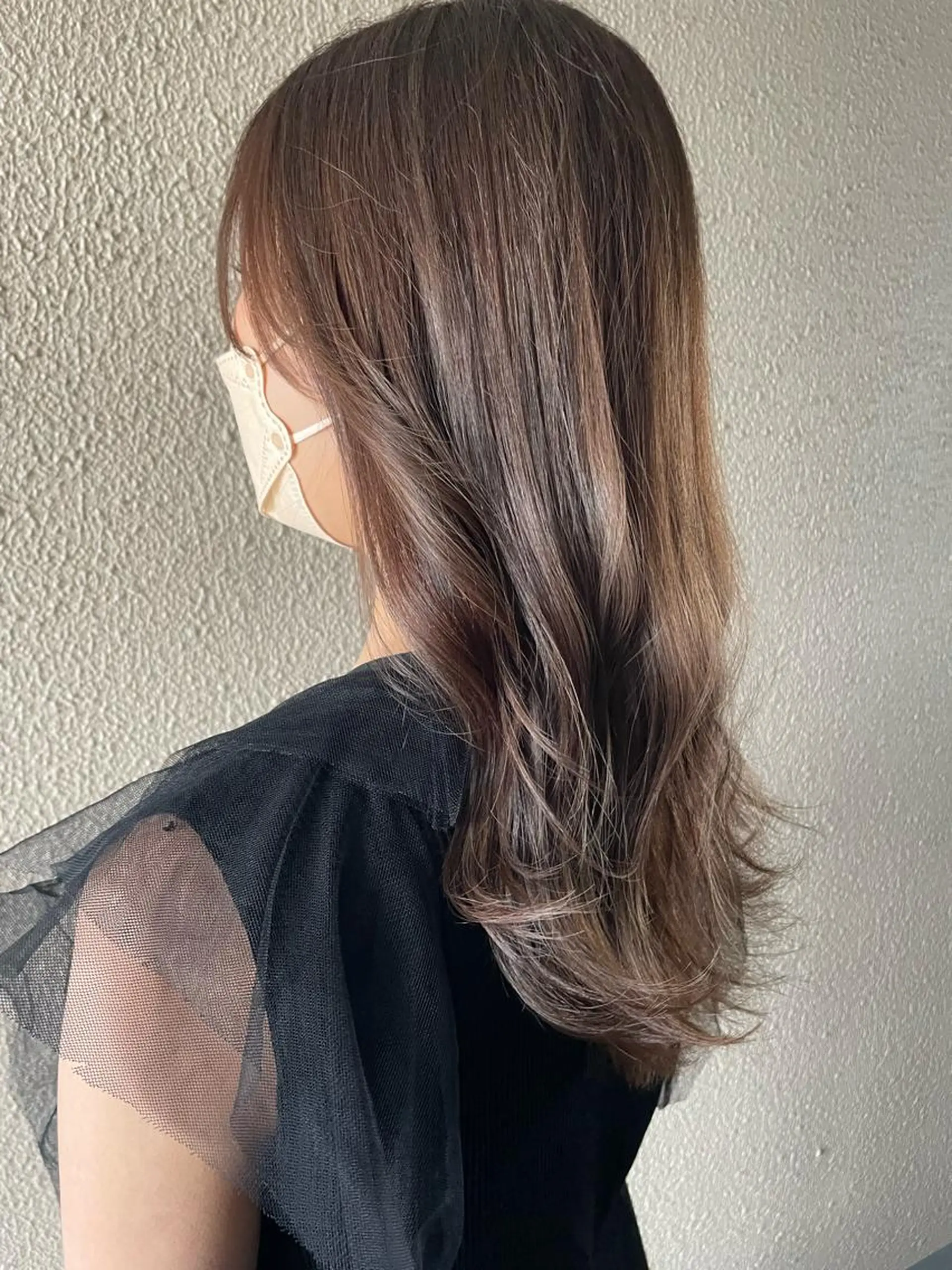 セミロング カラー ブリーチ 透明感カラー ハイライトカラー ハイライト カット ヘアカラー トリートメント サダハルカ ｜chouetteのヘアスタイル