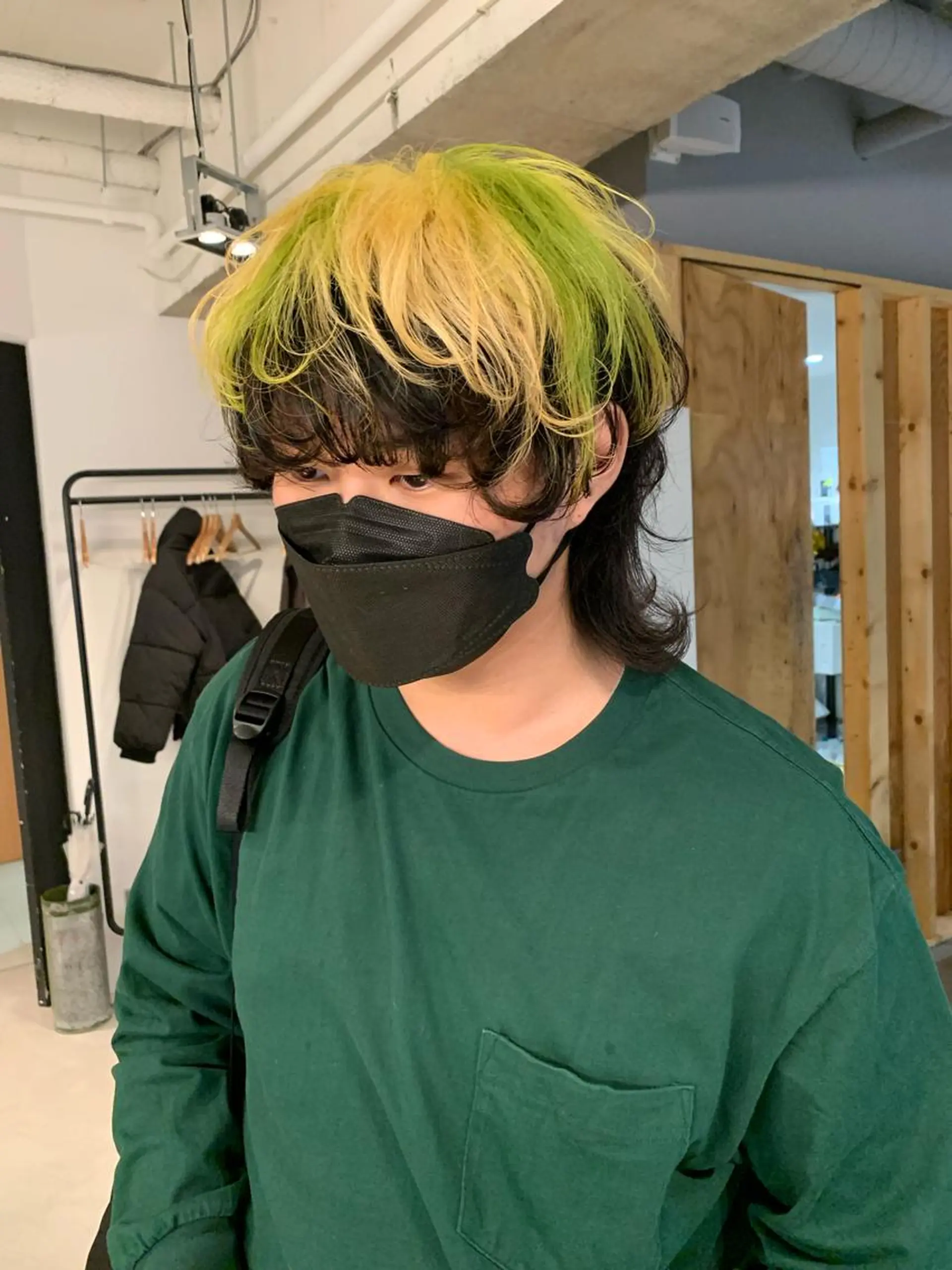 ショート カラー メンズ メンズブリーチ メンズハイトーン ブリーチ デザインカラー ハイトーンカラー カット ヘアカラー トリートメント tension 【テンション】のヘアスタイル
