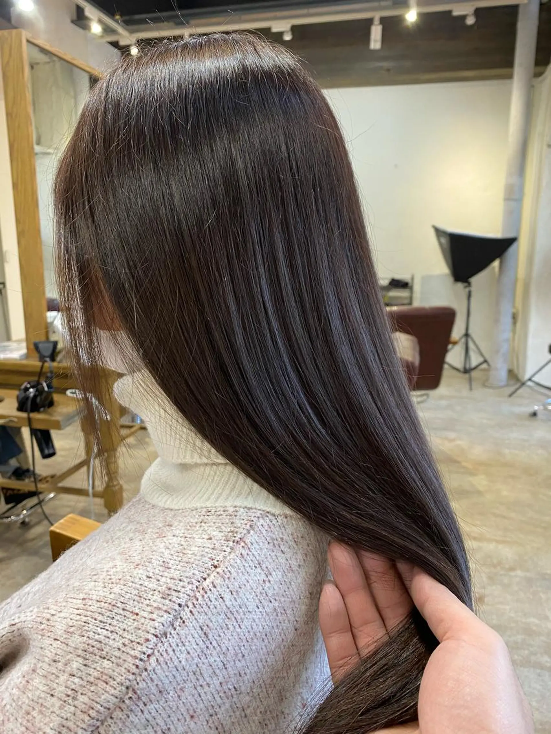 ロング カラー ブリーチ グレージュ ブリーチなしカラー ヘアカラー ALLY（アリー）所属・ミニモお気に入り数 No.1宍戸雄弥のヘアスタイル