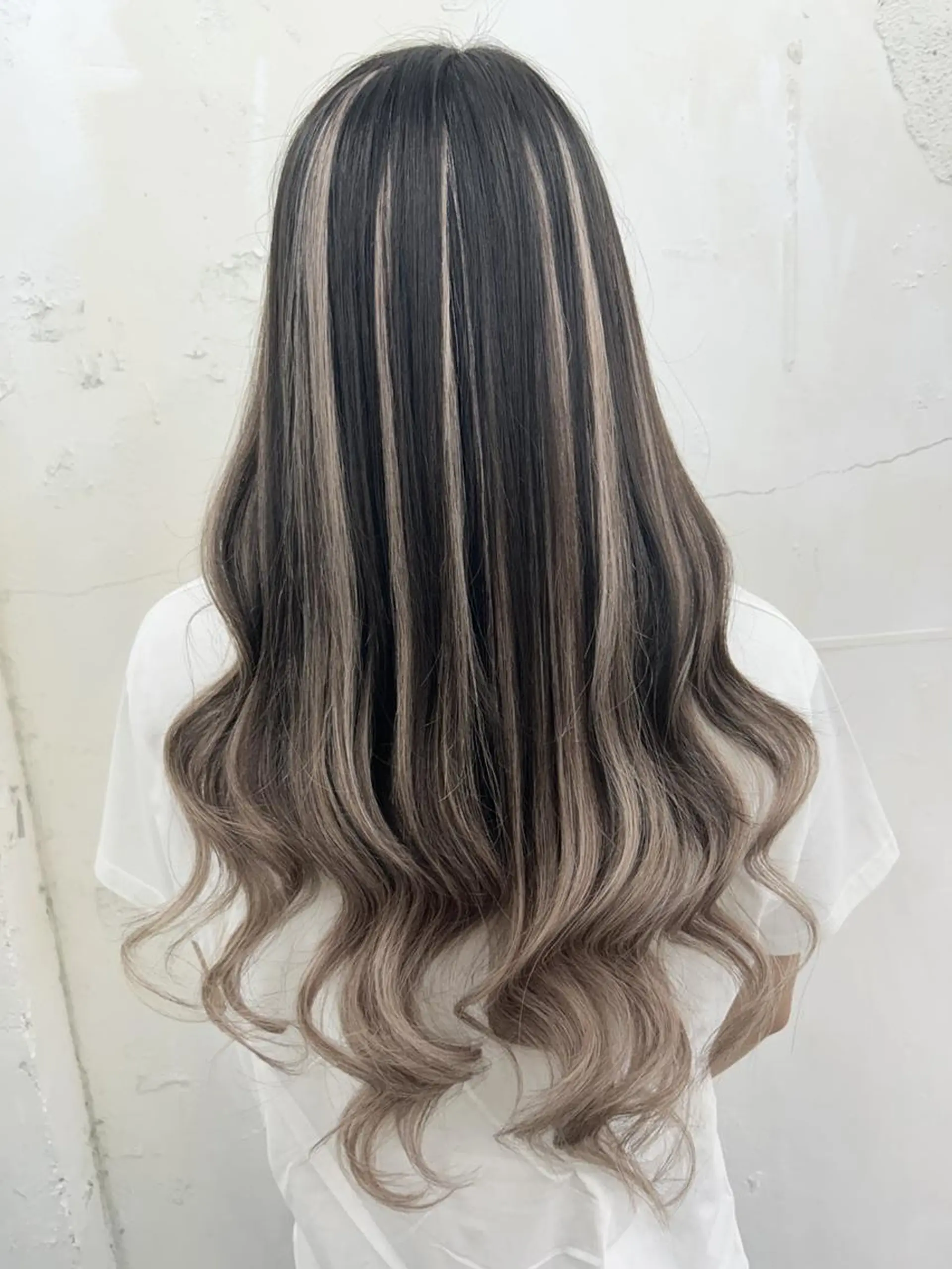 ロング カラー シールエクステ バレイヤージュ ハイライトカラー ハイトーンカラー エクステ カット ヘアカラー トリートメント エクステ alpha. カラーエクステ下妻のヘアスタイル