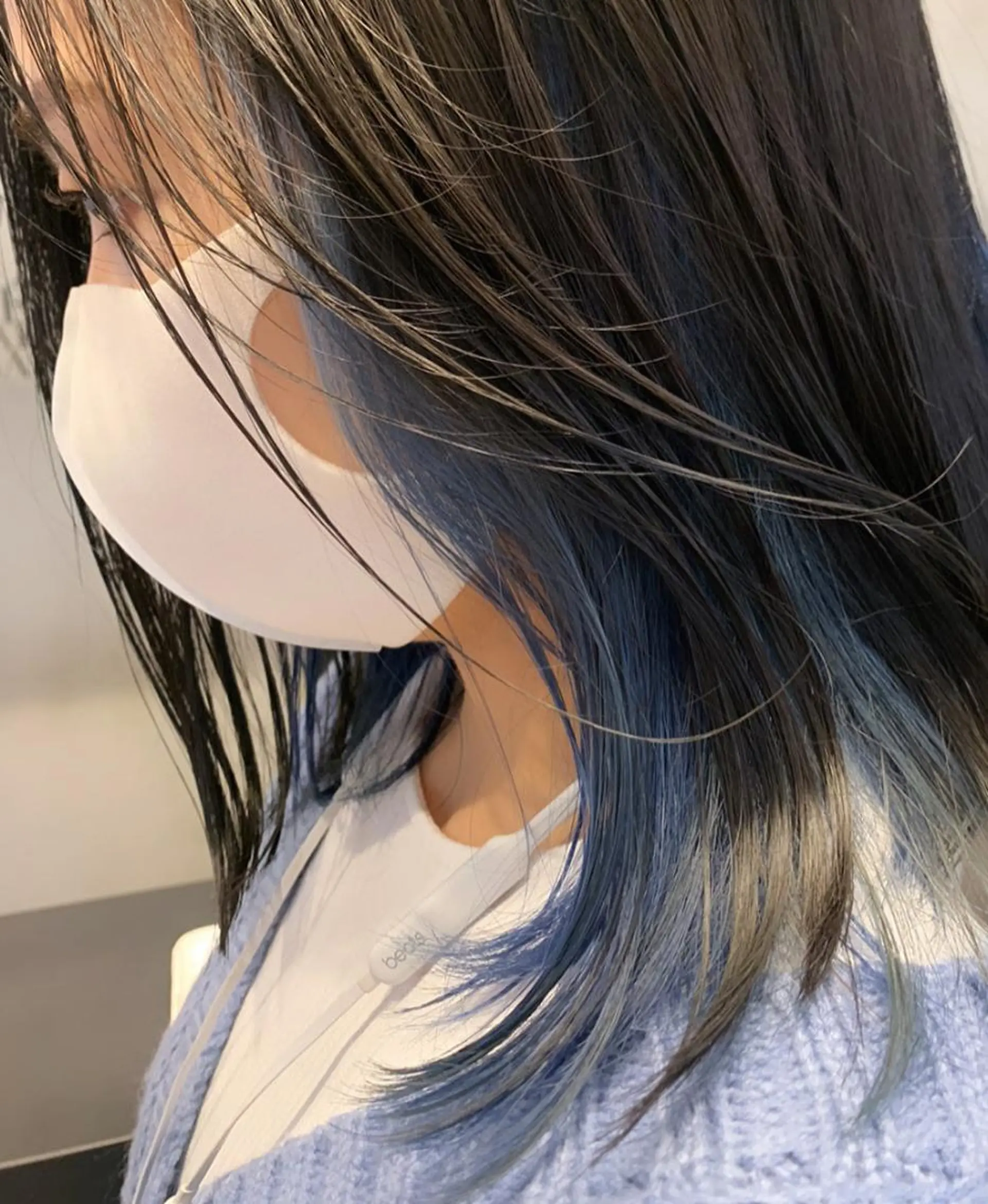 ミディアム カット ヘアカラー 淡いハイトーンカラー レイヤーカットゆうかのヘアスタイル