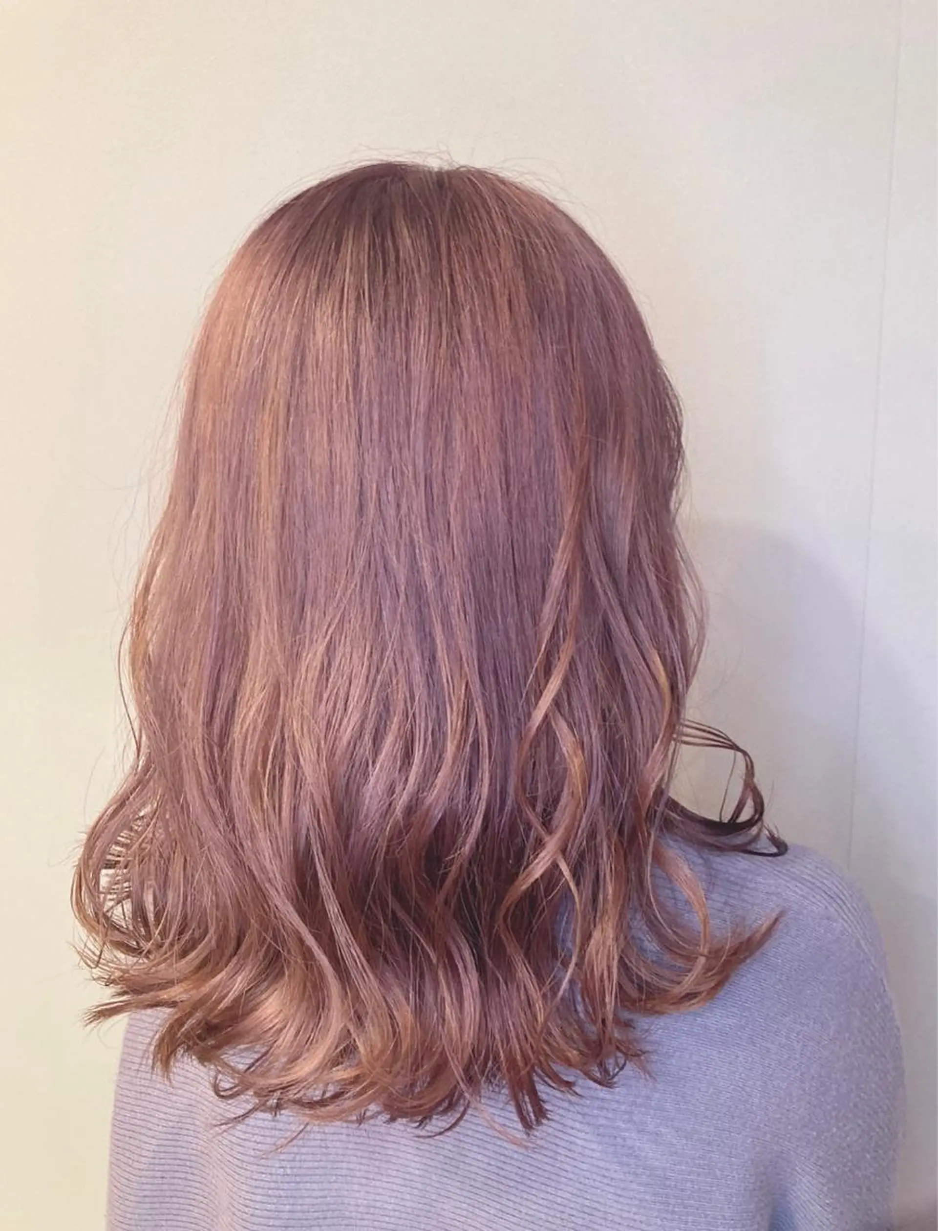 ミディアム カラー ヘアカラー 宮原 佳苗のヘアスタイル