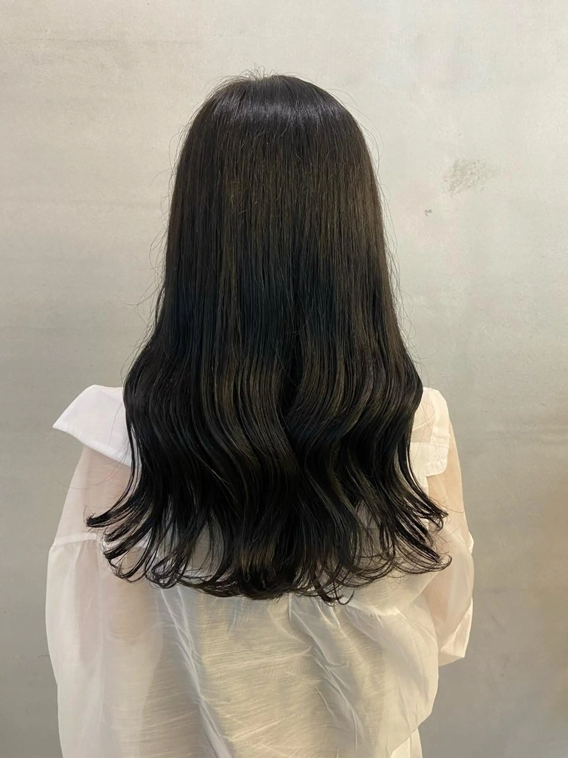 ロング カラー 黒髪 ブルーカラー ブルーブラック Rinon所属・沖 真琴のヘアスタイル