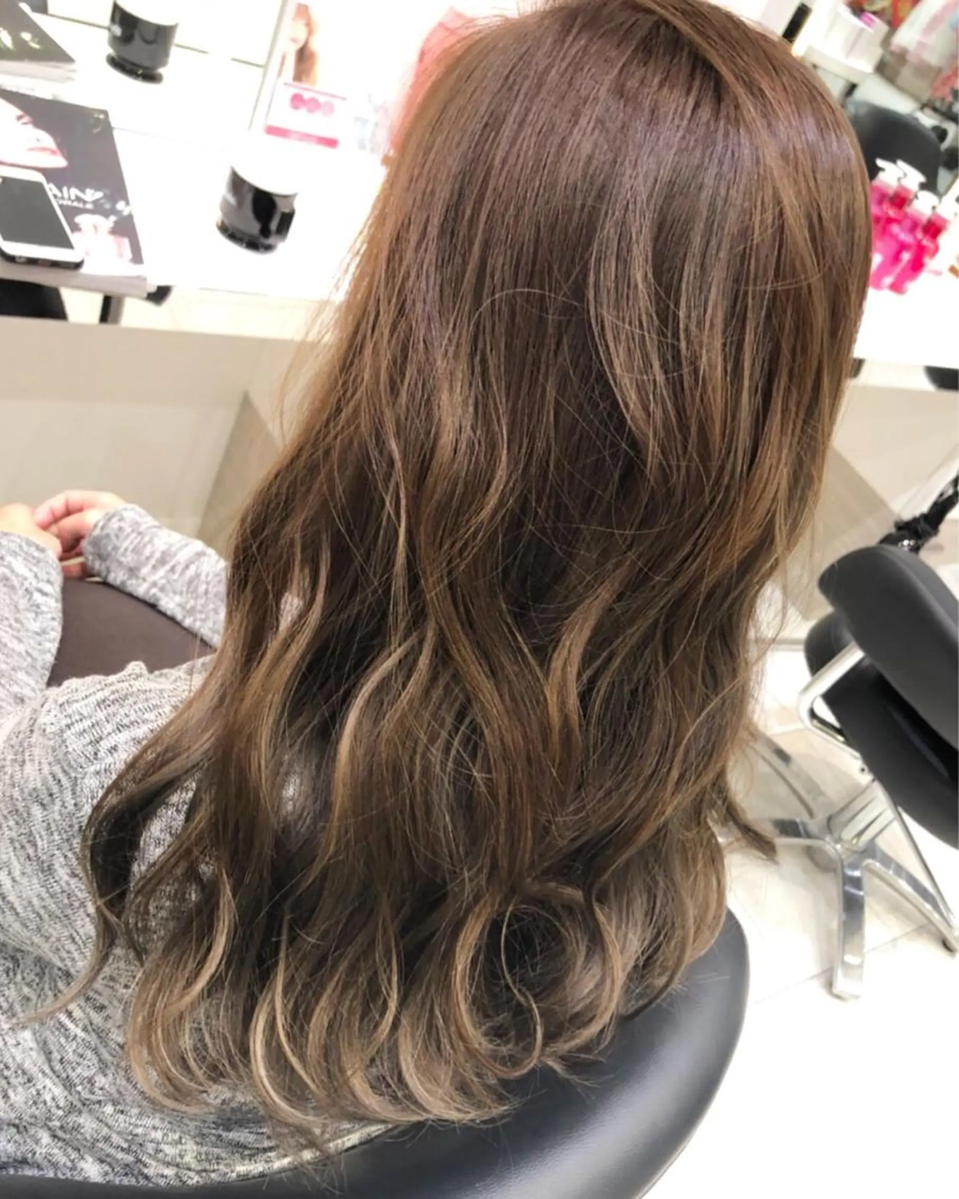 セミロング カット ヘアカラー トリートメント 岸 保奈美のヘアスタイル