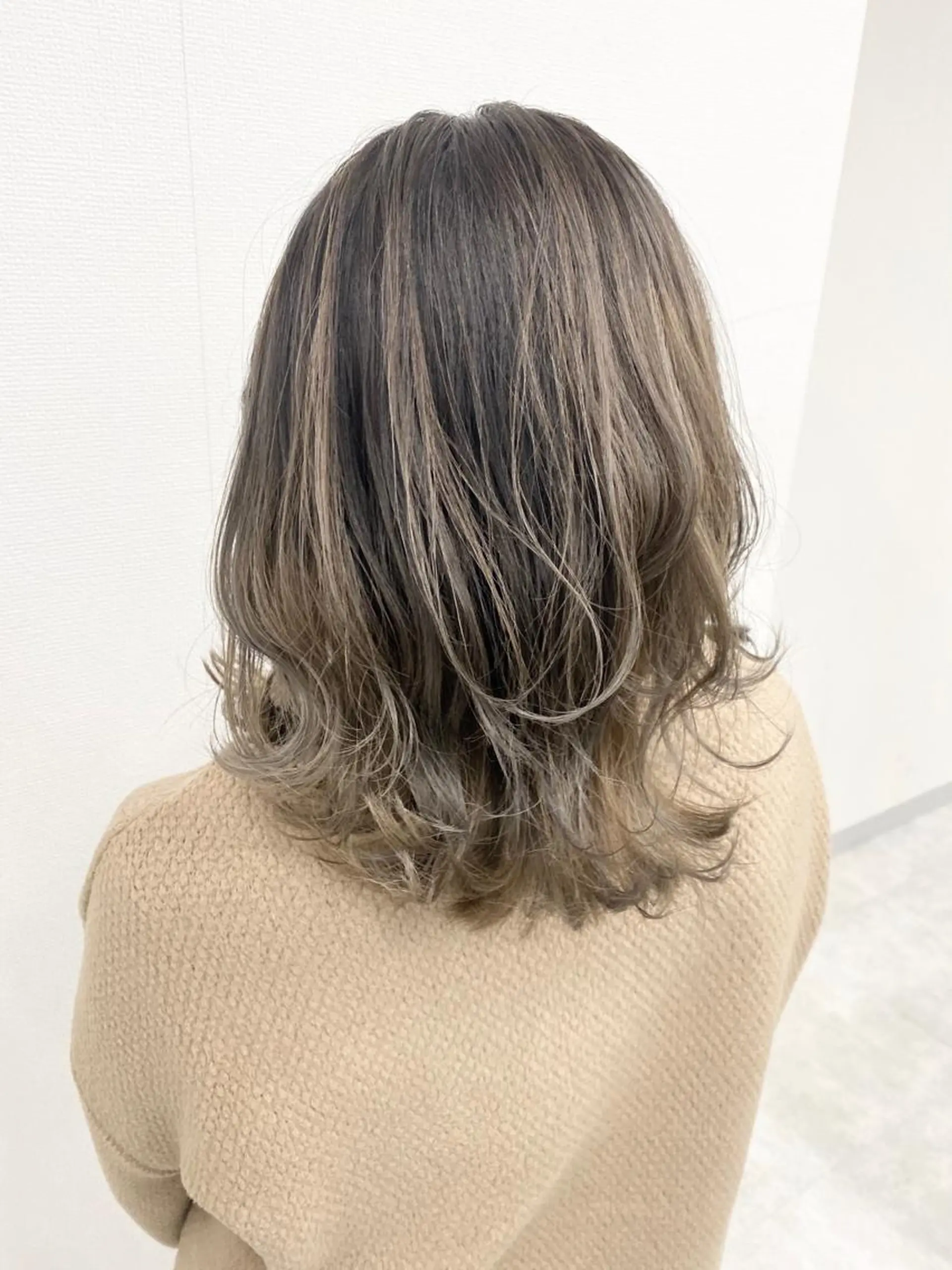 セミロング カラー ミルクティーカラー 🌈店長クボのヘアスタイル