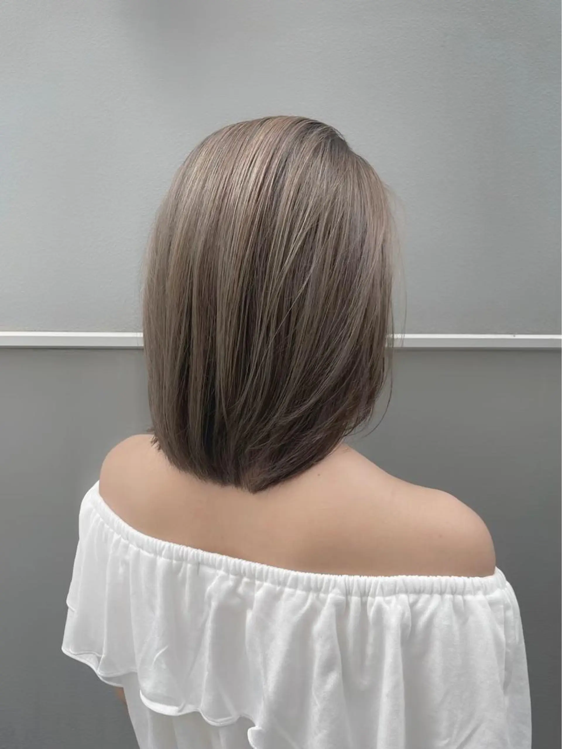 ミディアム カラー ベージュカラー オリーブベージュ HOEK  HOEK 立川所属・中村 彩乃のヘアスタイル