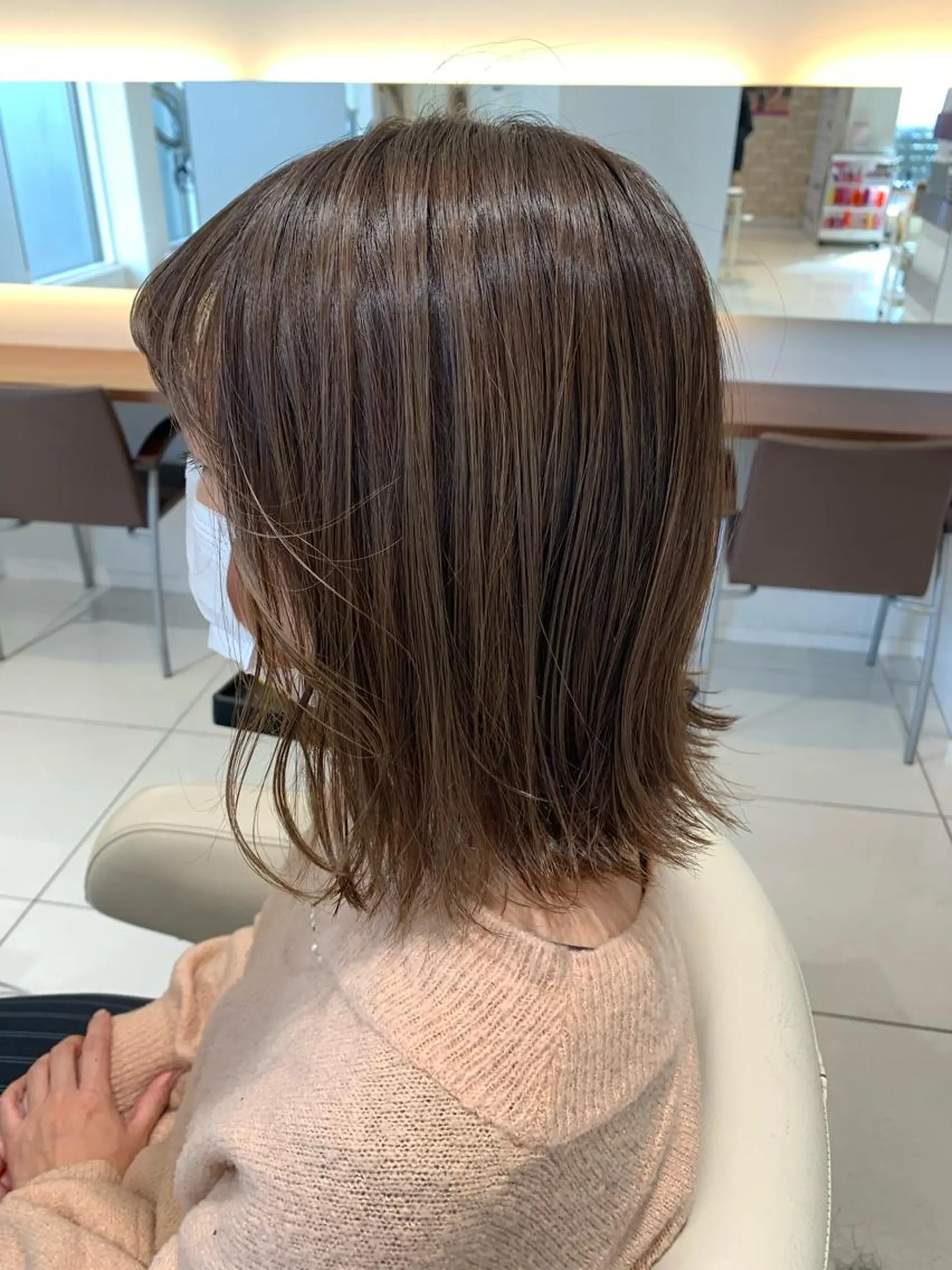 ミディアム カラー 柏本 果菜のヘアスタイル