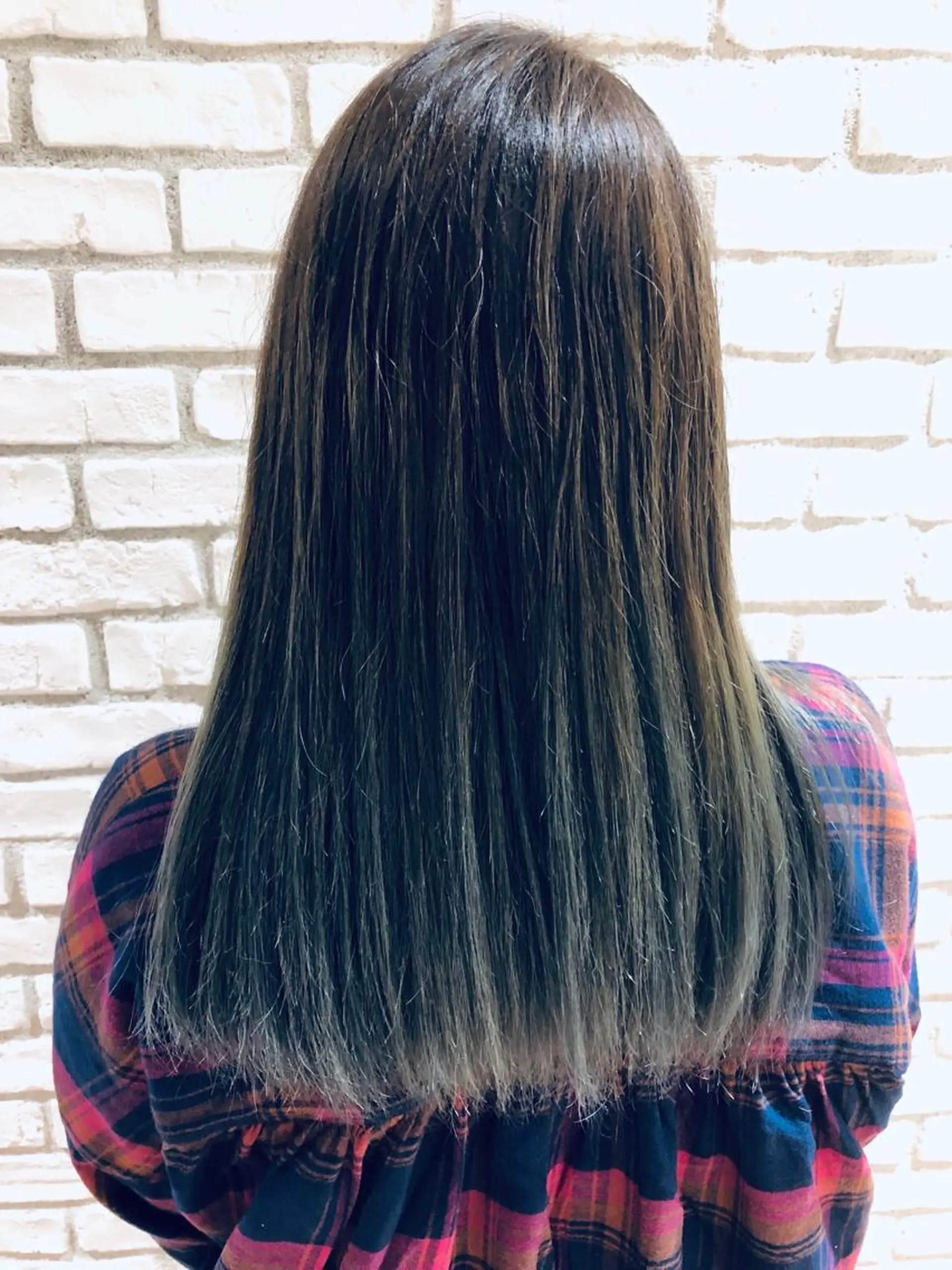 セミロング カラー アッシュ バレイヤージュ ミント レイヤーカット grow北千住店所属・ハイトーン✨最新髪質 改善👩ryuyaのヘアスタイル