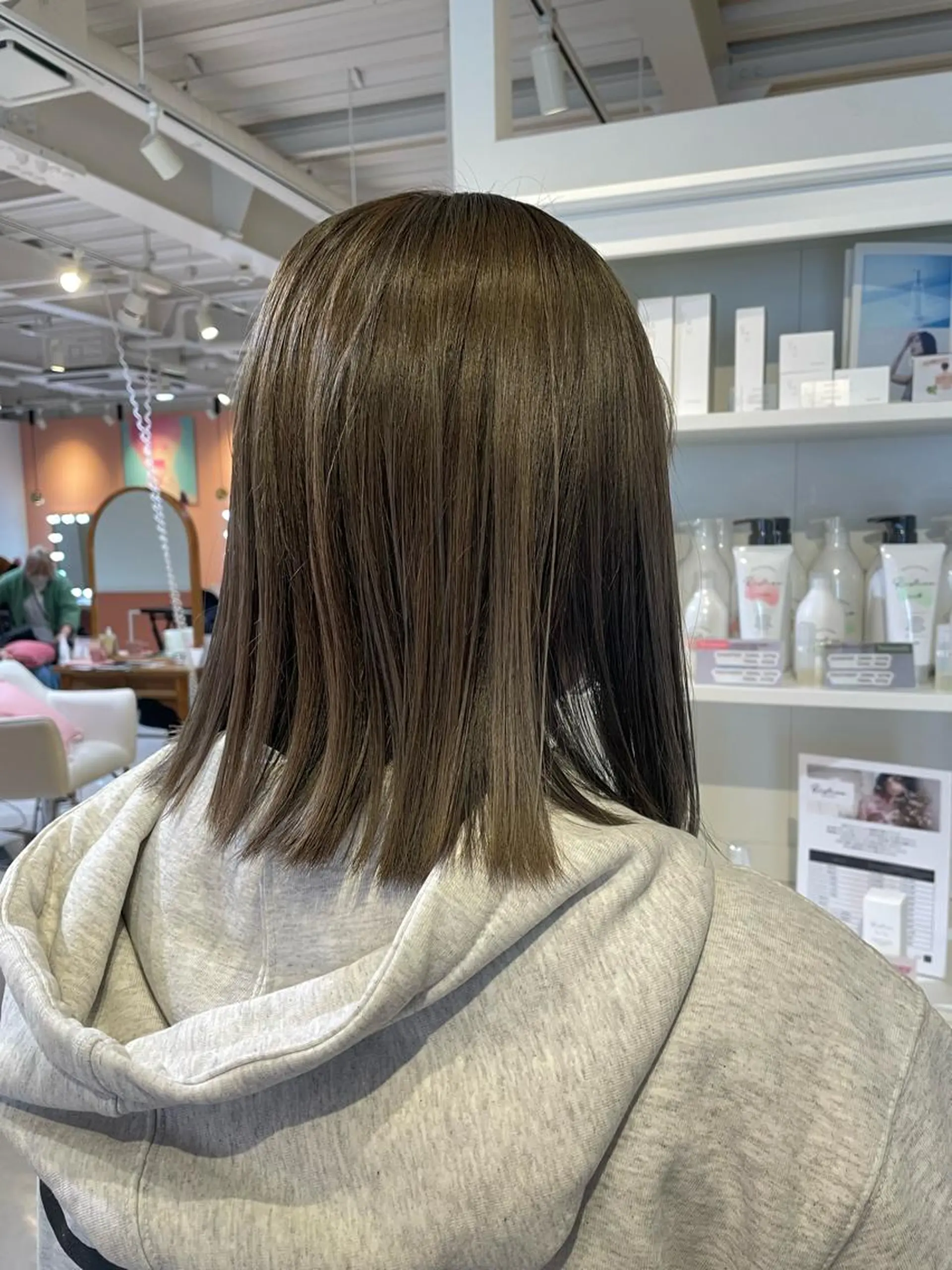 ミディアム カット 和田 真依のヘアスタイル