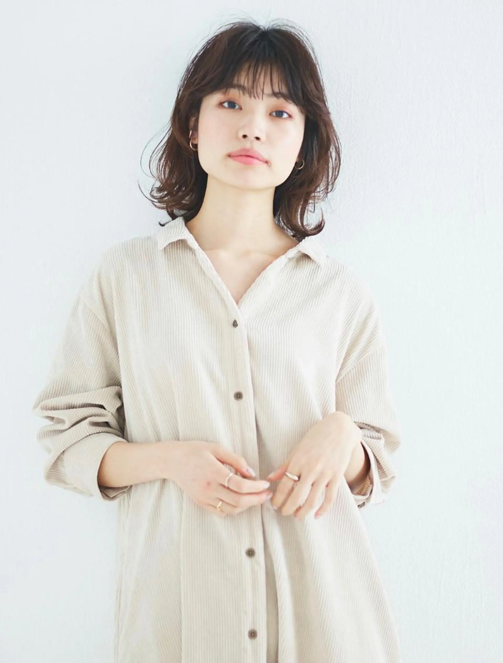 ミディアム カラー THE DAY所属・AKI HASHIMOTOのヘアスタイル