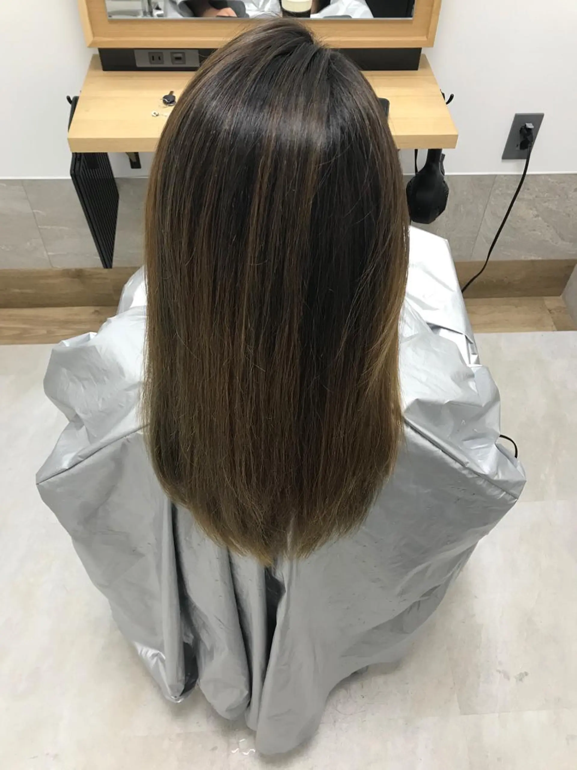 セミロング レイヤーカット ere hair salonのヘアスタイル