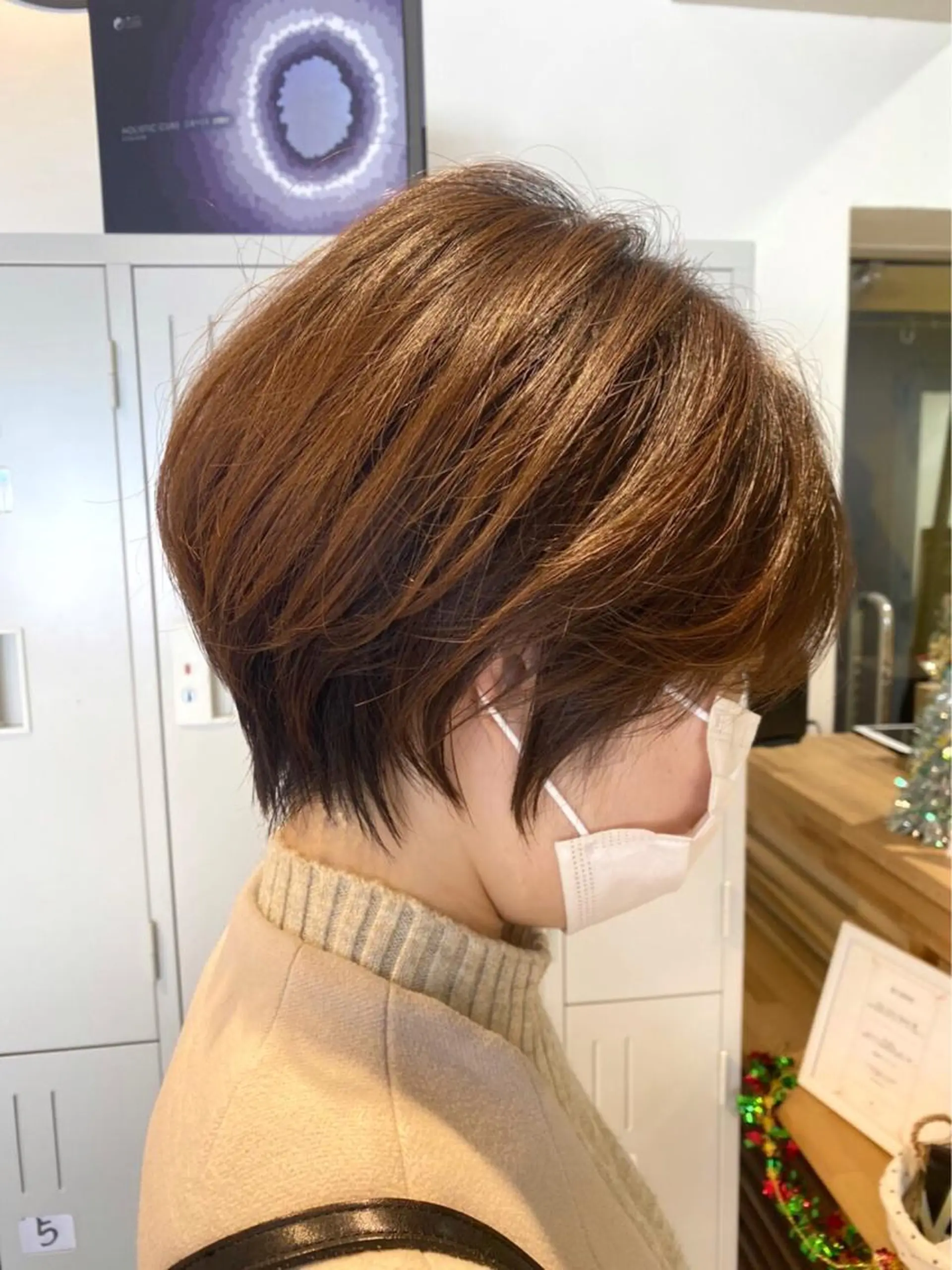 ショート esse大阪茶屋町店所属・レイヤーカット 新井田陽寿のヘアスタイル