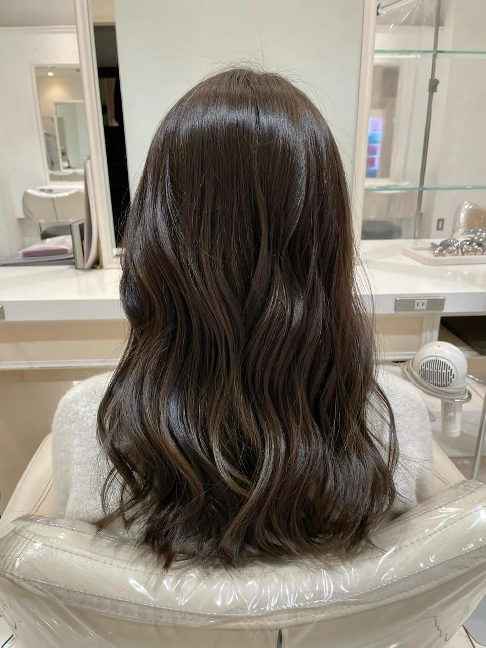 ロング カラー イルミナカラー JERICHO HAIR所属・河野 由佳の眉毛・アイブロウイメージ