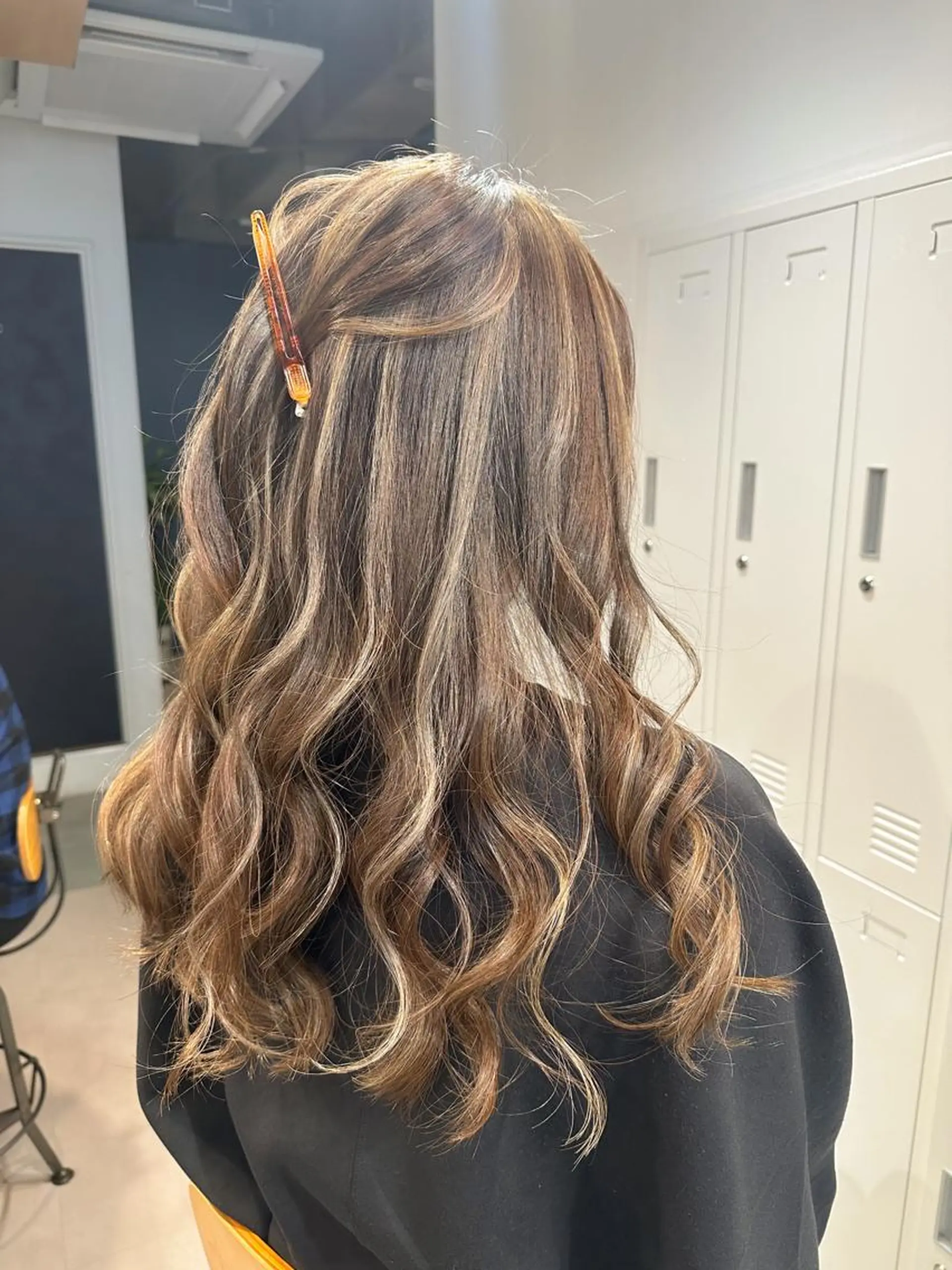 セミロング カラー バレイヤージュ ブリーチ 透明感カラー デザインカラー ダブルカラー ヘアカラー トリートメント 💖ハイライト/ハイ トーン💖MIKIのヘアスタイル