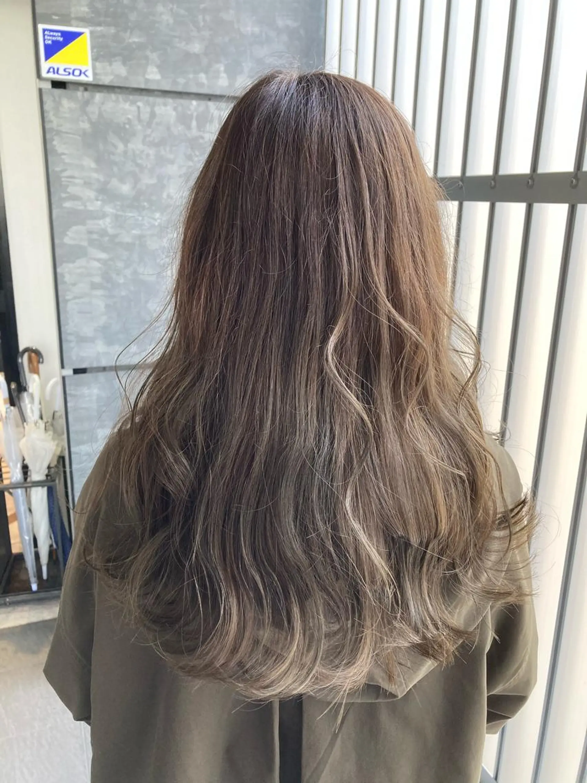 セミロング ヘアカラー トリートメント ルスリー守山店所属・髪質改善美容師 🌟塚本のヘアスタイル