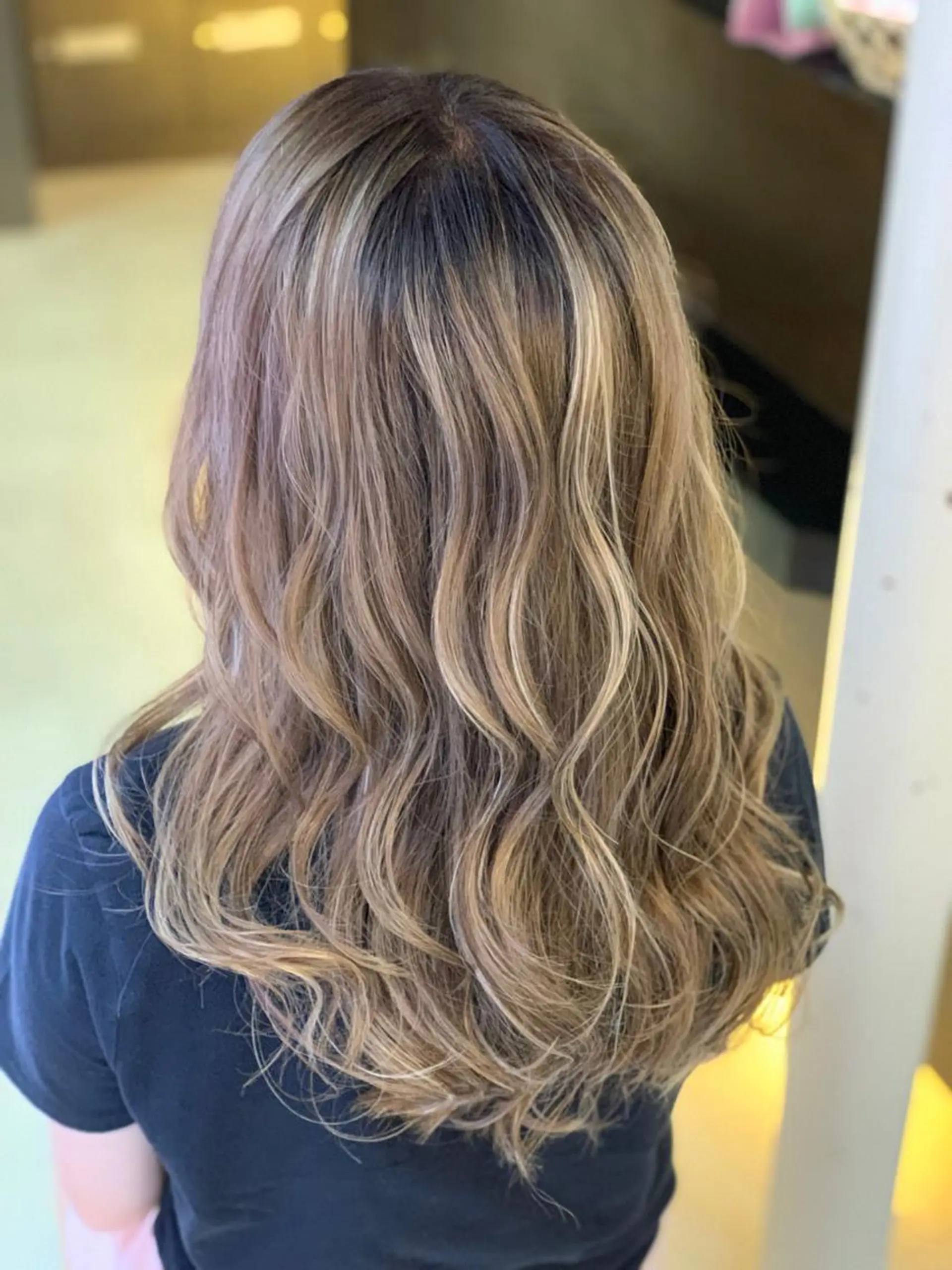 セミロング カラー ベージュカラー グレージュ ハイライトカラー ハイライト ヘアカラー トリートメント ✂️大門 巧✂️ LAFF難波店のヘアスタイル