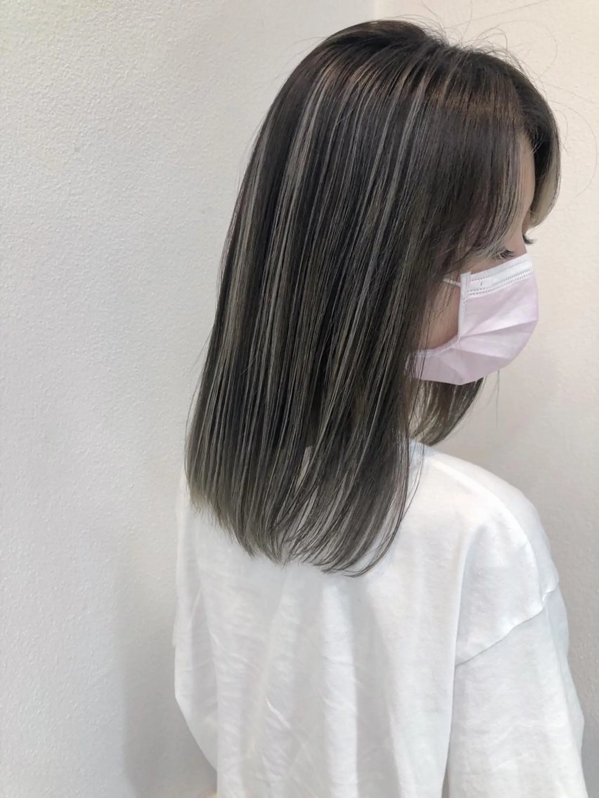 ミディアム カラー バレイヤージュ シルバー レイヤーカット ヘアカラー トリートメント GiseL天神カラー 髪質改善/ブリーチのヘアスタイル