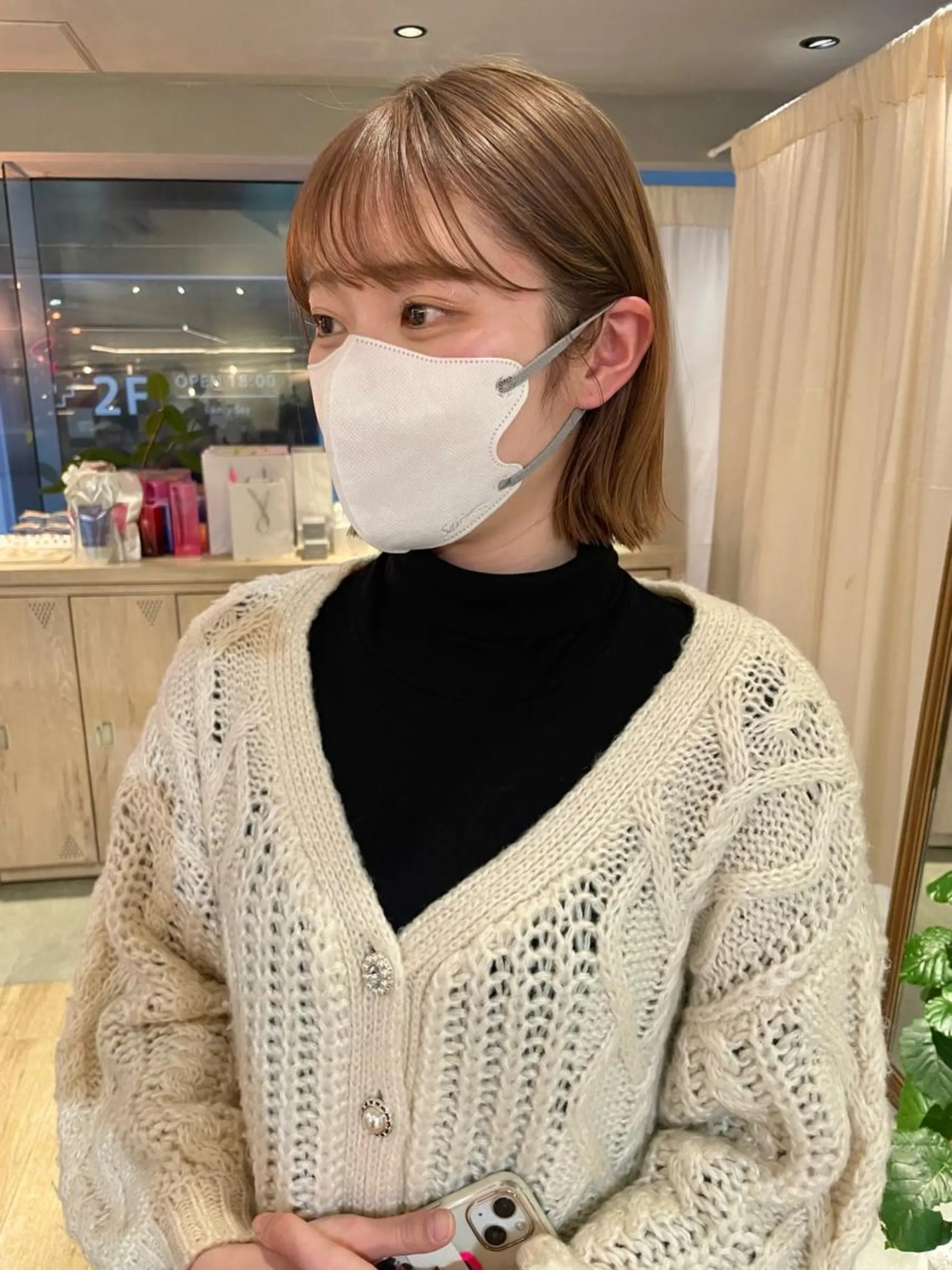 ショート カラー カット ヘアカラー ぱつっとボブ 古家 佑真のヘアスタイル