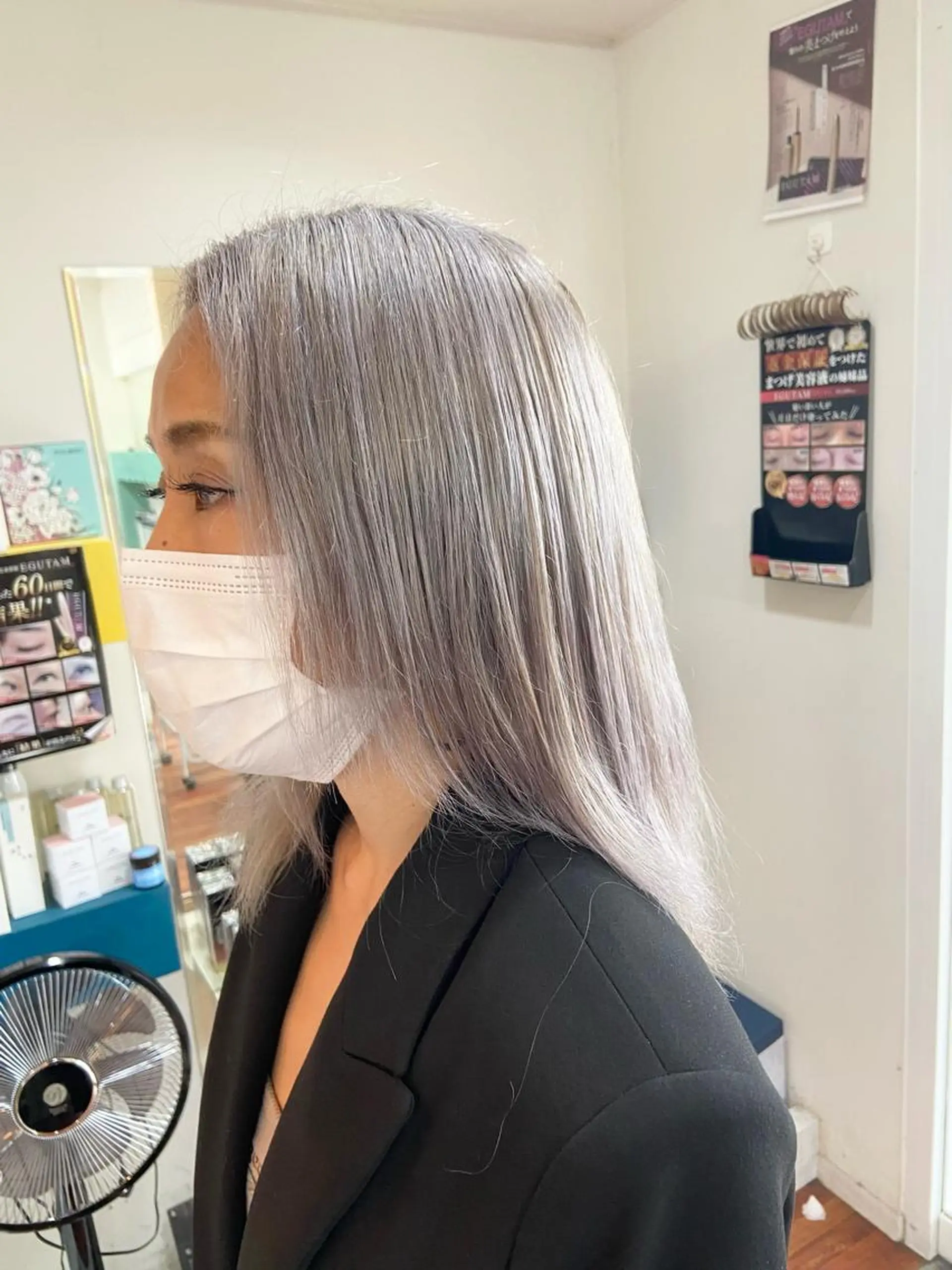 ロング カラー シルバー ホワイトシルバー 伏見稲荷/髪質改善/ ブリーチ/西川奈穂のヘアスタイル