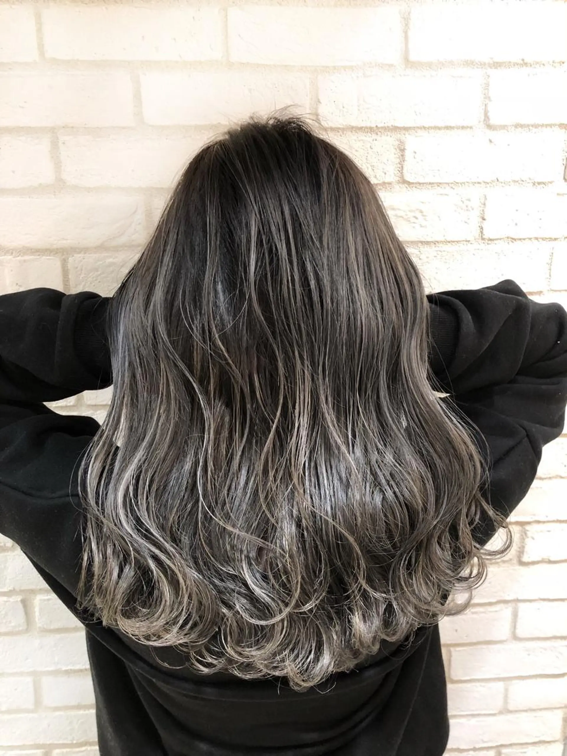 カラー グラデーションカラー シルバー she2.shinjuku所属・顧客様専用予約 新規予約不可のヘアスタイル