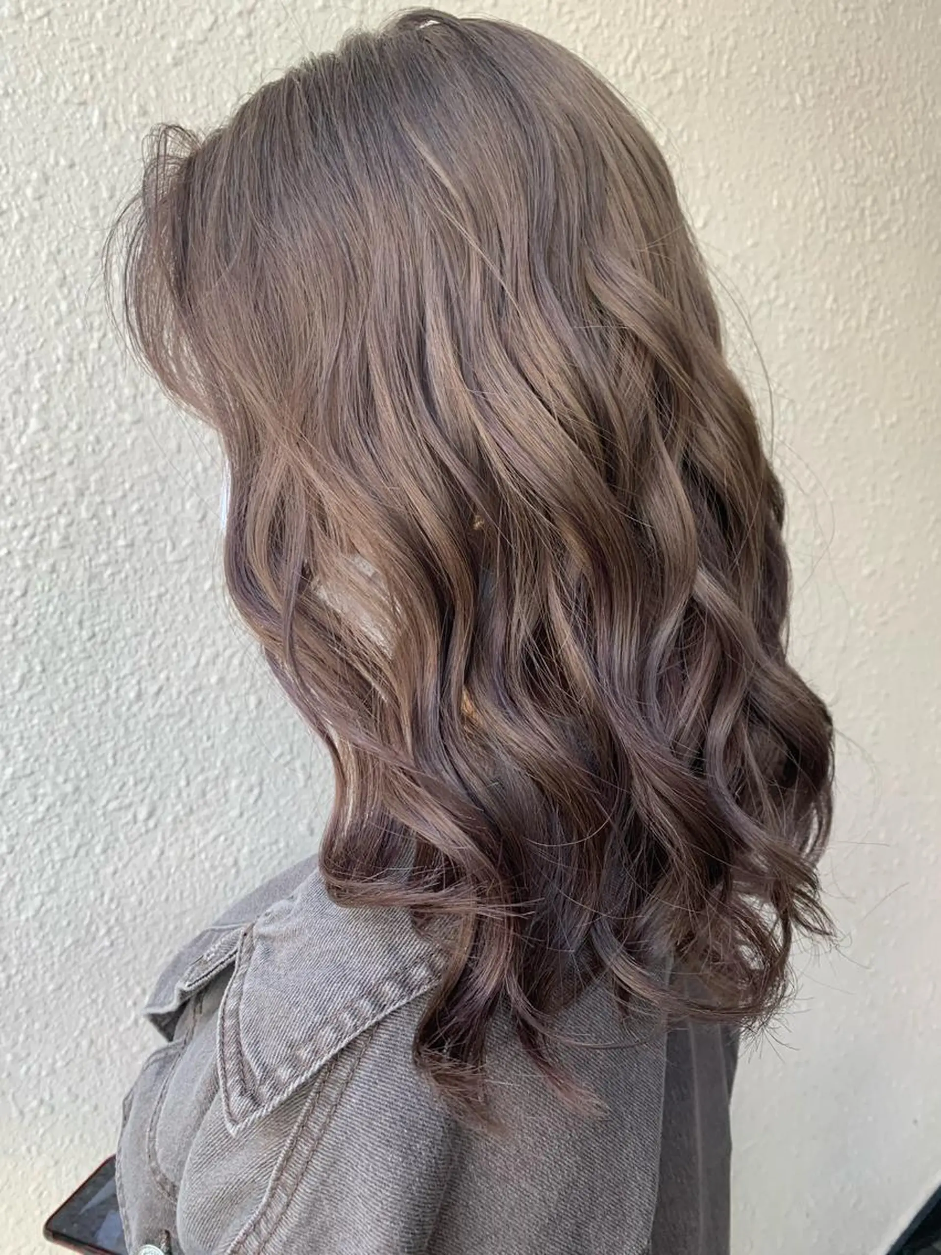 ミディアム カラー ブリーチ 透明感カラー グレージュ ヘアカラー サロウィン千葉所属・サロウィン千葉店 Toshikiのヘアスタイル