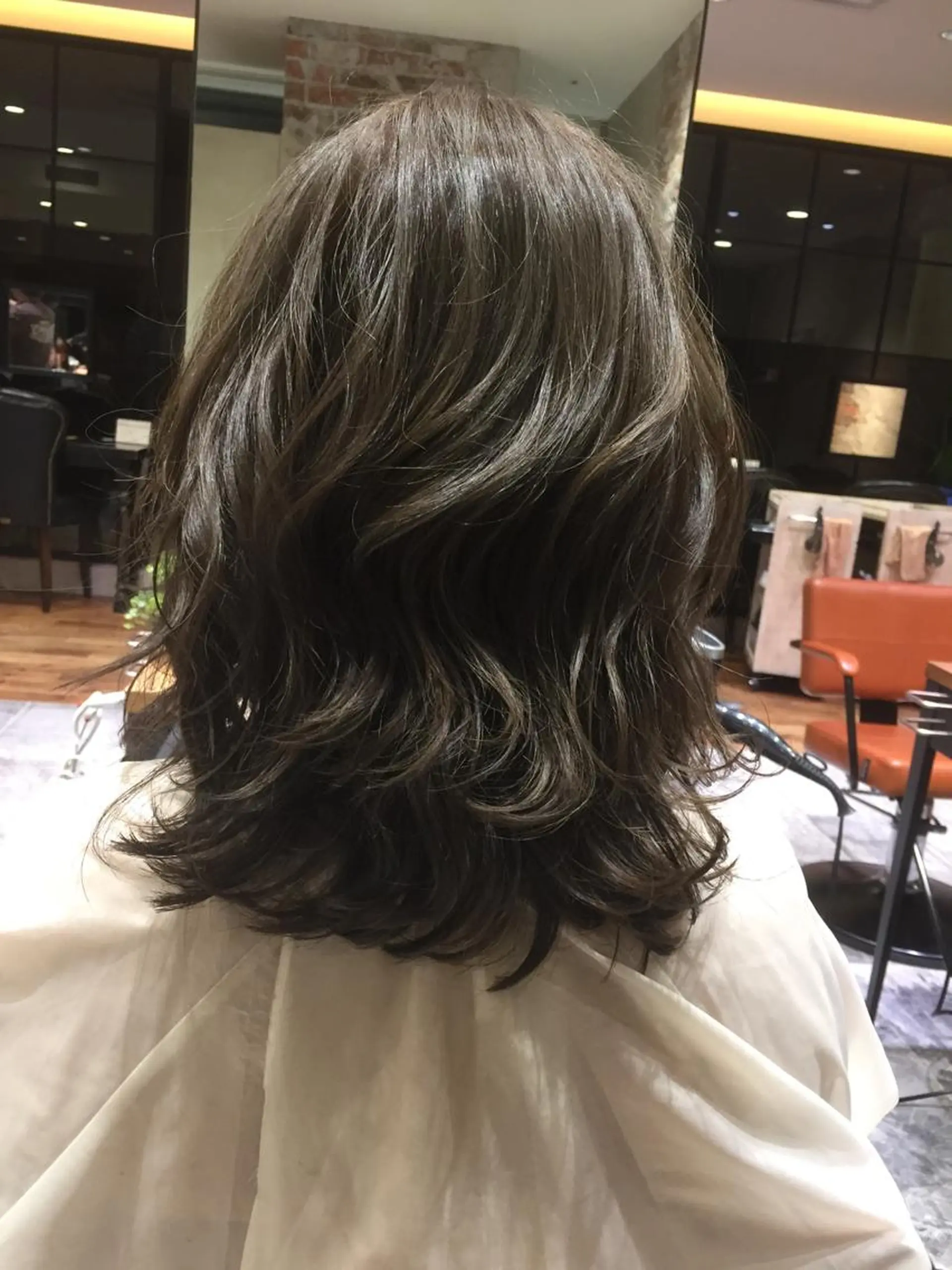 ショート ミディアム セミロング ロング カラー パーマ ヘアアレンジ イルミナカラー Soleria /ソレリア所属・メンズカットのプロ 田中慎一のヘアスタイル