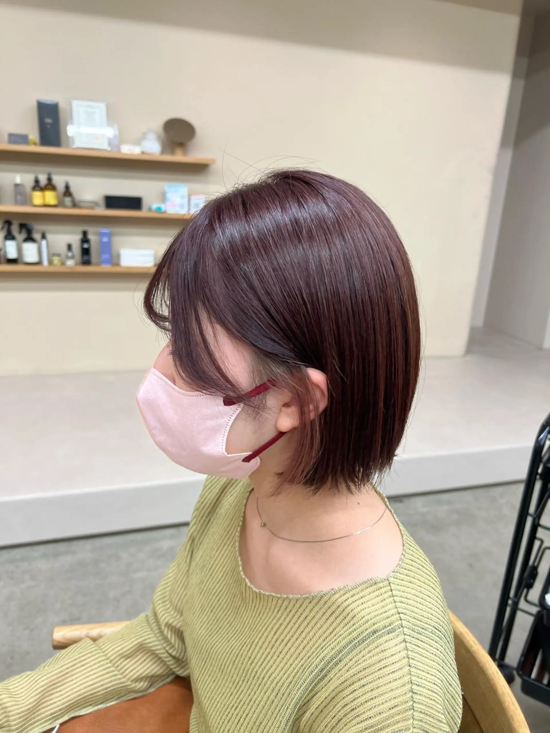 ショート カラー ベージュカラー イヤリングカラー インナーカラー ピンクカラー ピンクベージュ カット パーマ kento レイヤーカットのヘアスタイル