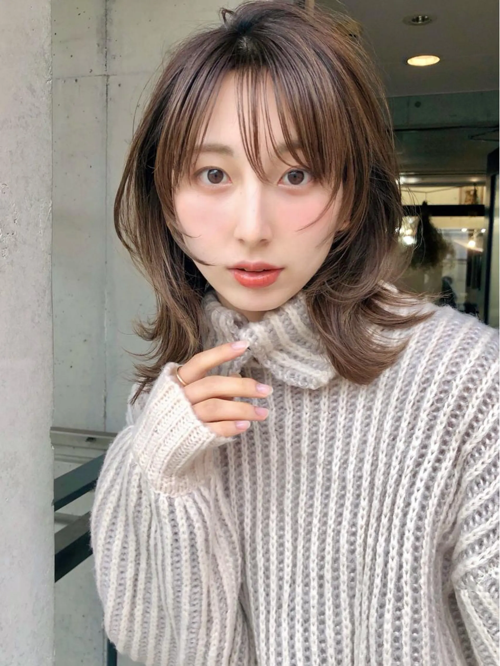 ミディアム カラー 顔周りカット ウルフカット カット ヘアカラー トリートメント トレンドヘア🌿 森  一愛のヘアスタイル